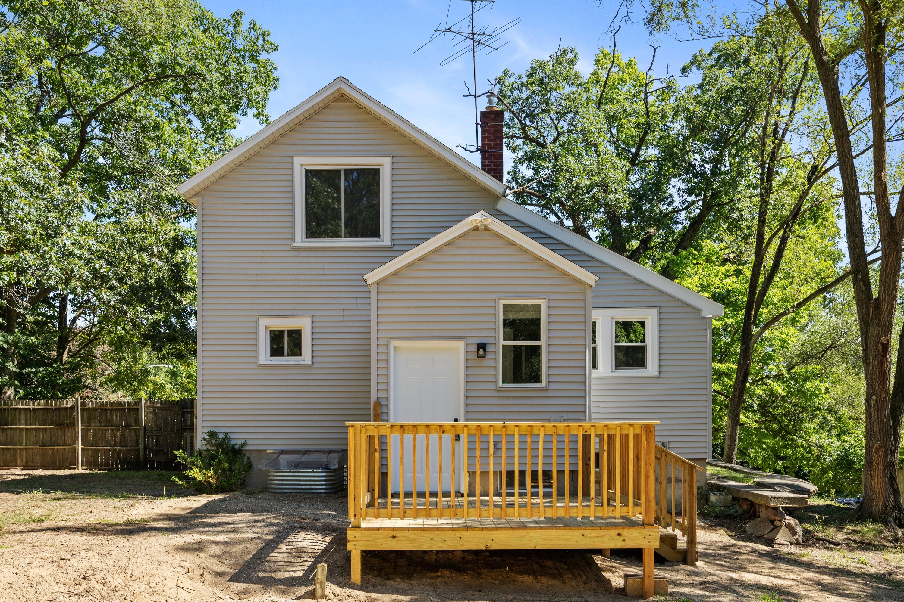1071 Bristol Avenue NW Grand Rapids MI 49504