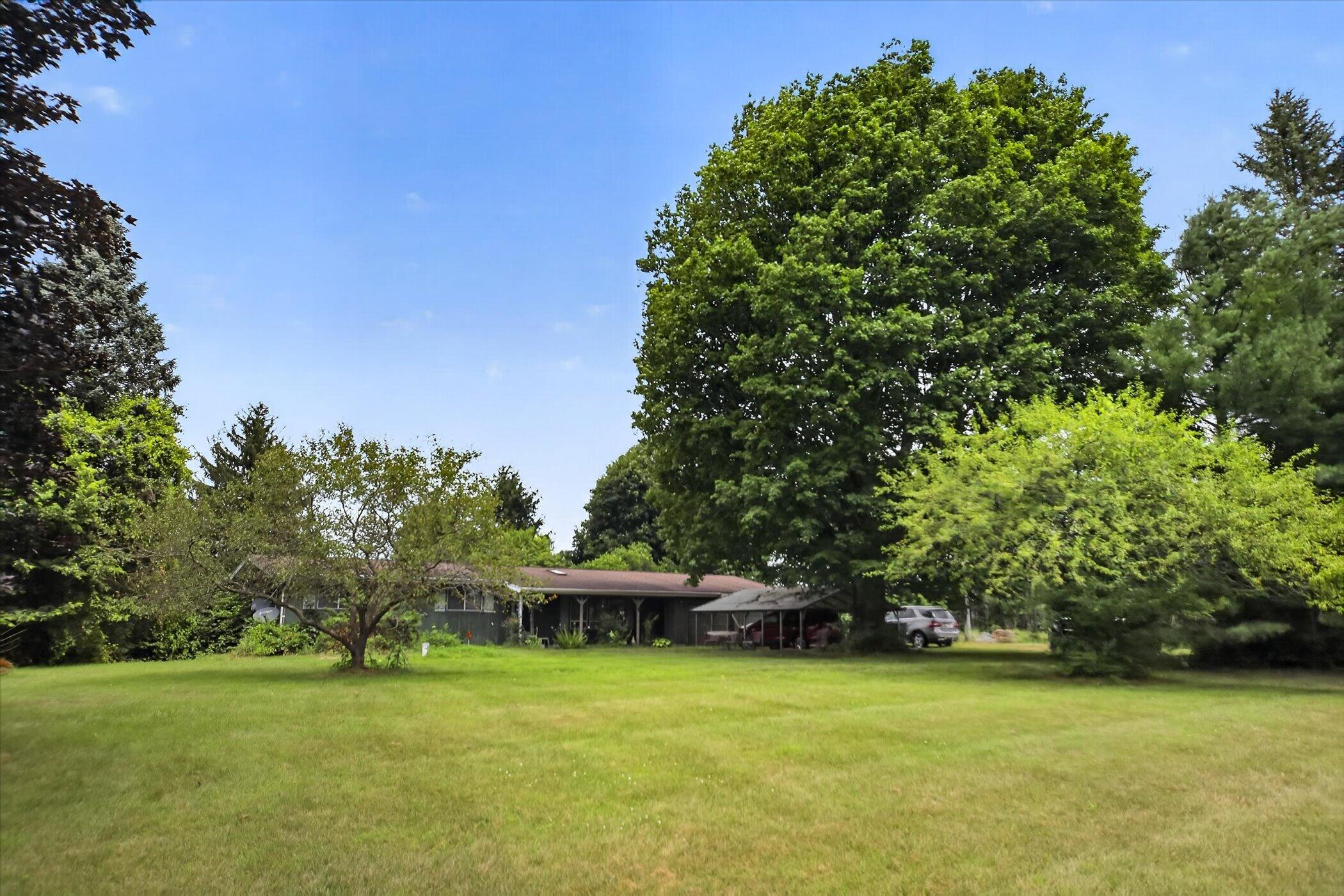 40516 County Road 669 Decatur MI 49045