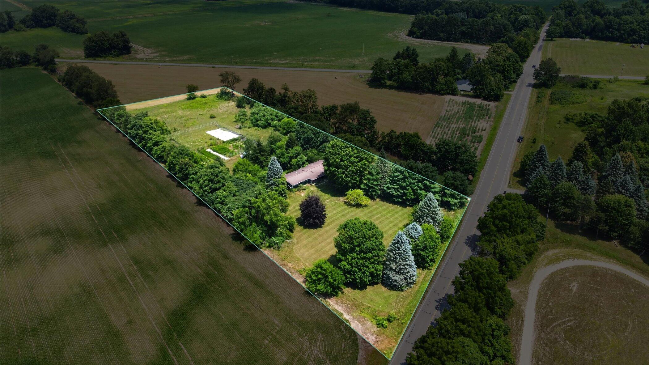40516 County Road 669 Decatur MI 49045
