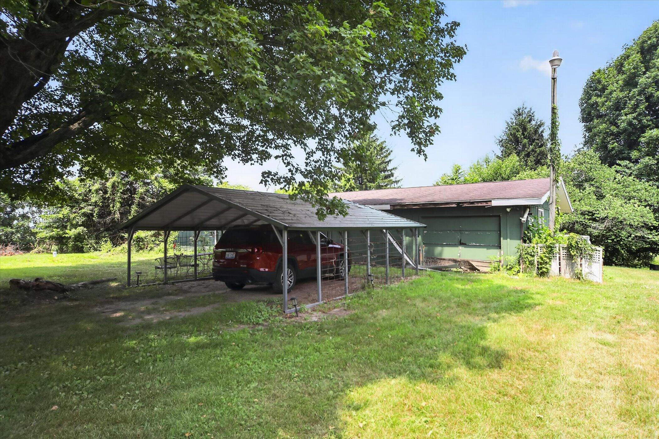 40516 County Road 669 Decatur MI 49045