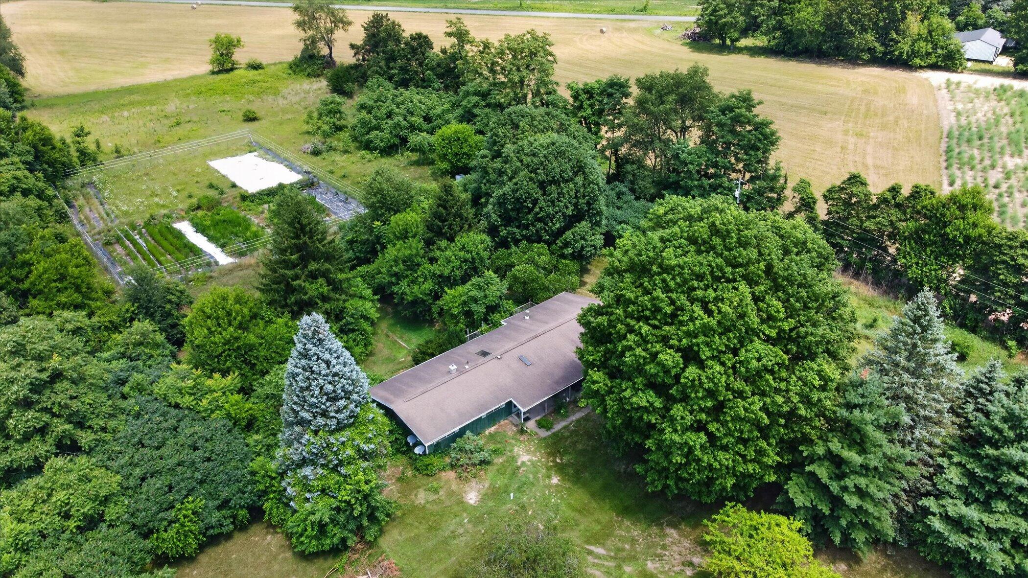 40516 County Road 669 Decatur MI 49045