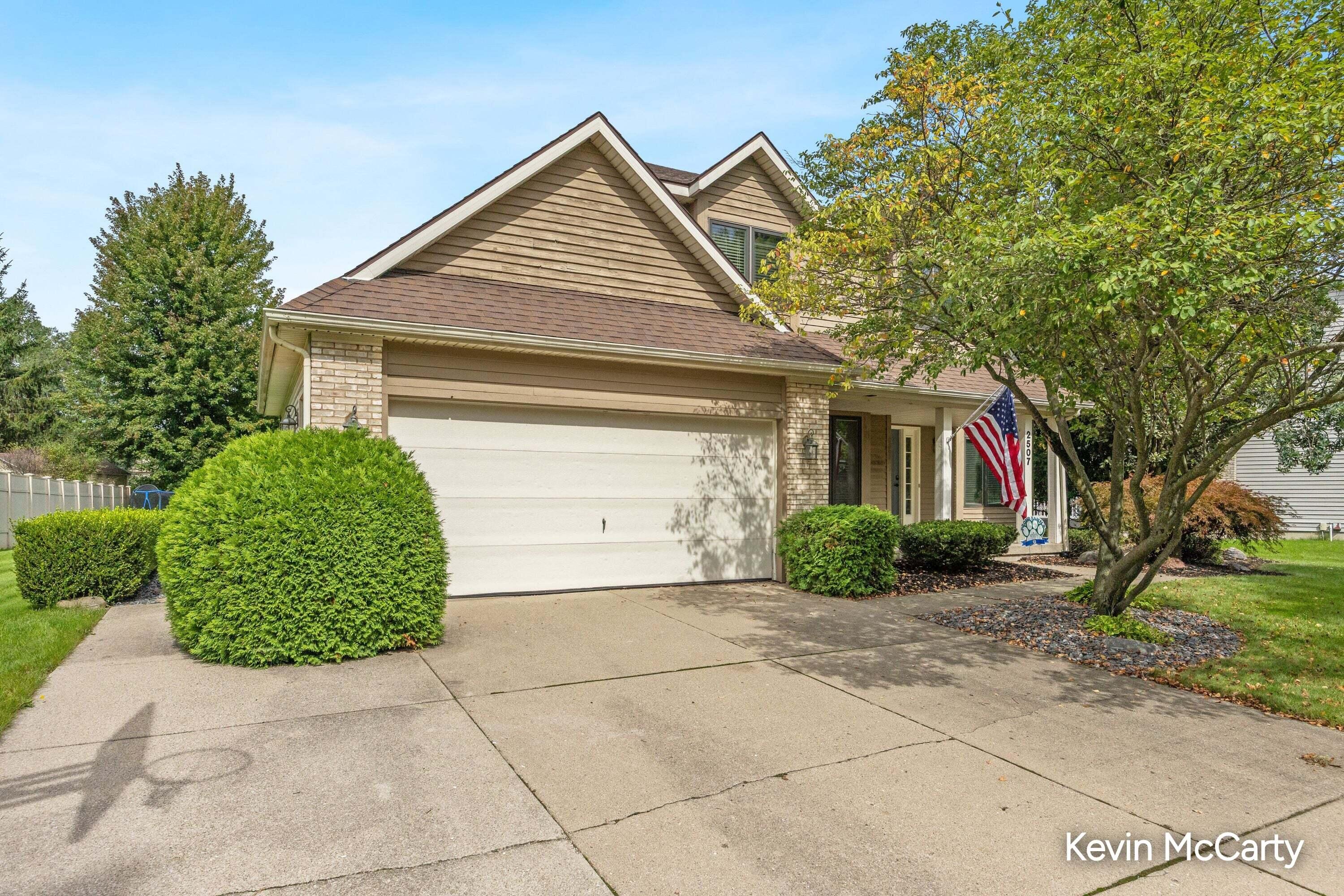 2507 Ridgecroft Avenue SE Grand Rapids MI 49546
