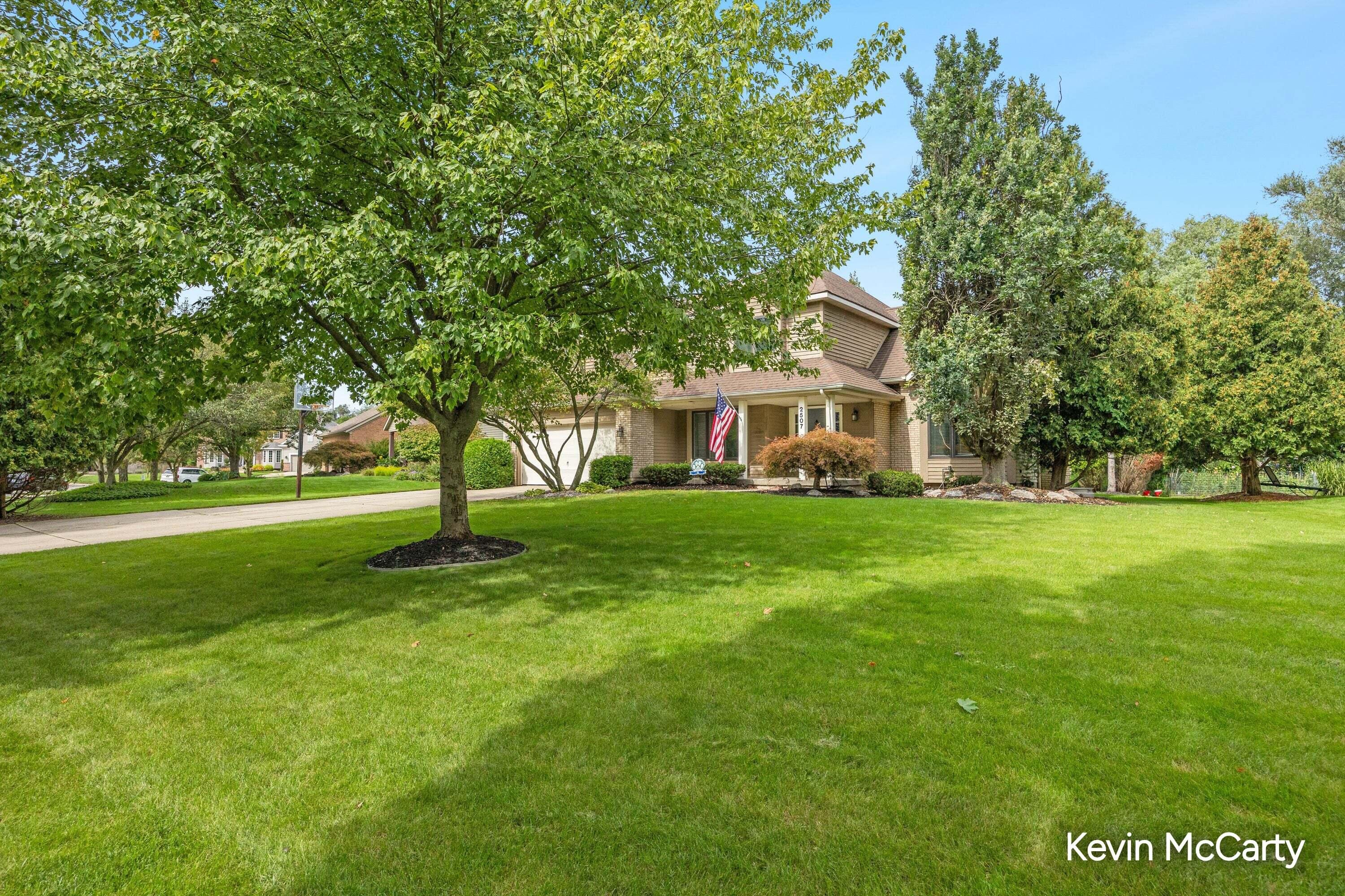 2507 Ridgecroft Avenue SE Grand Rapids MI 49546
