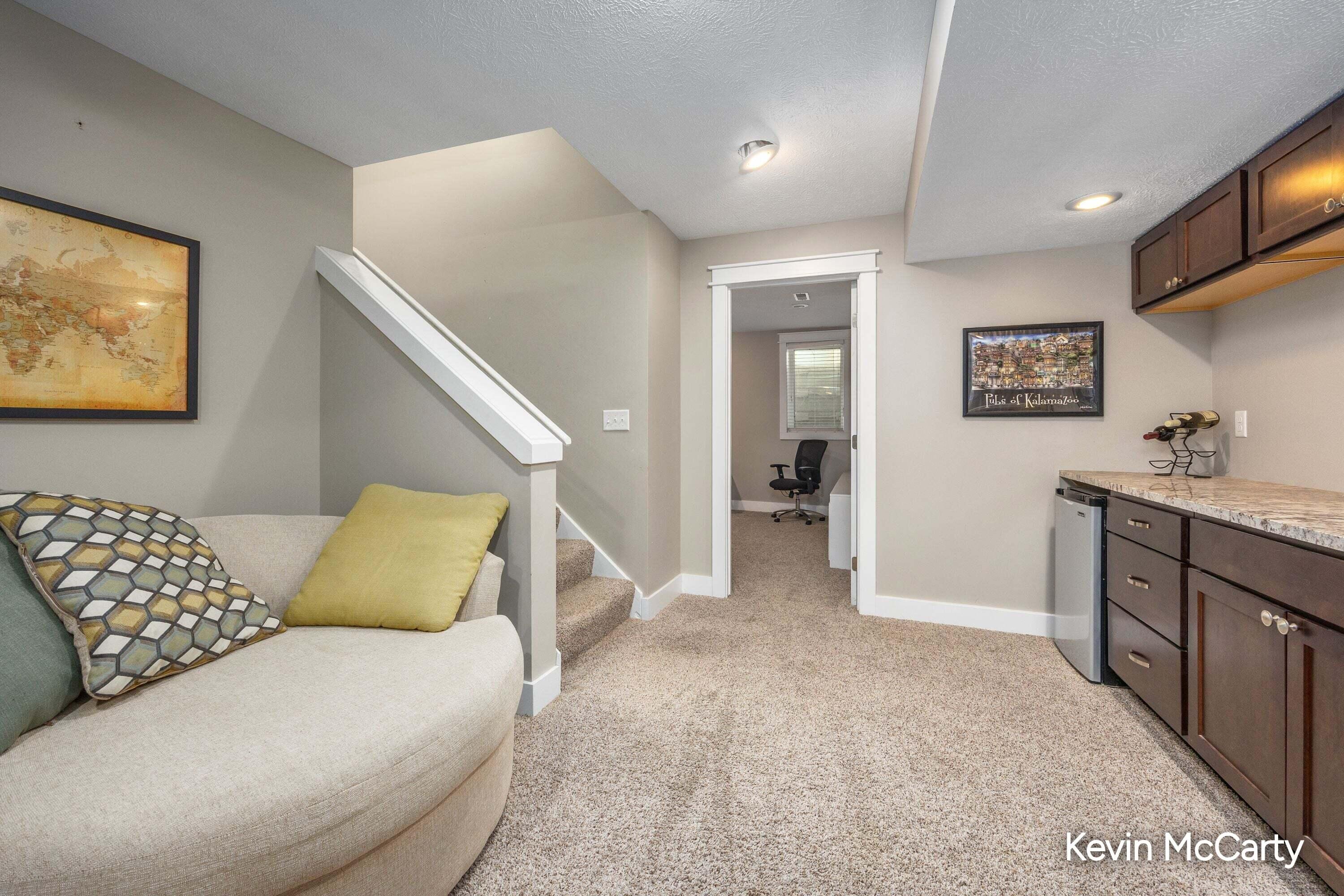 2507 Ridgecroft Avenue SE Grand Rapids MI 49546