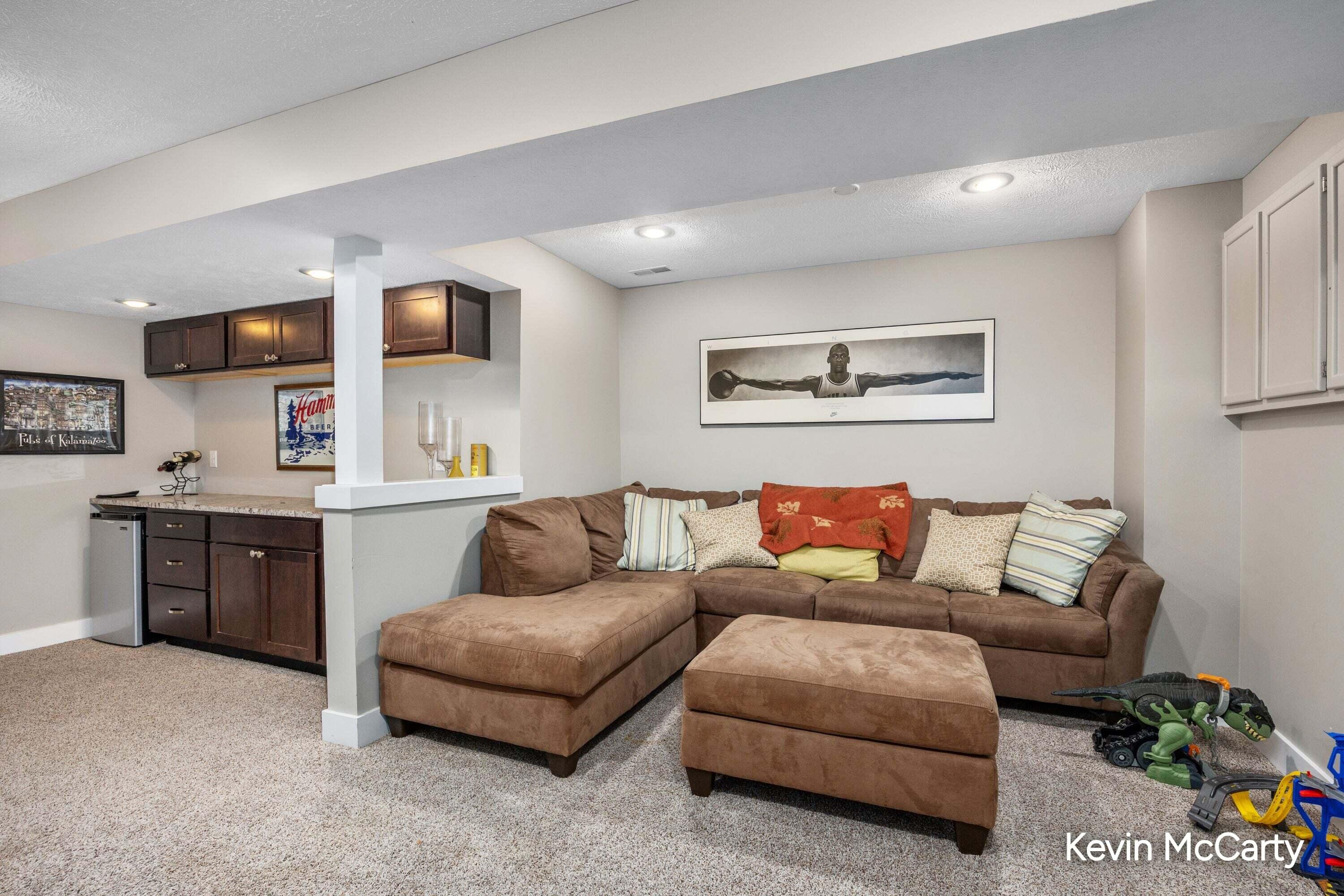 2507 Ridgecroft Avenue SE Grand Rapids MI 49546