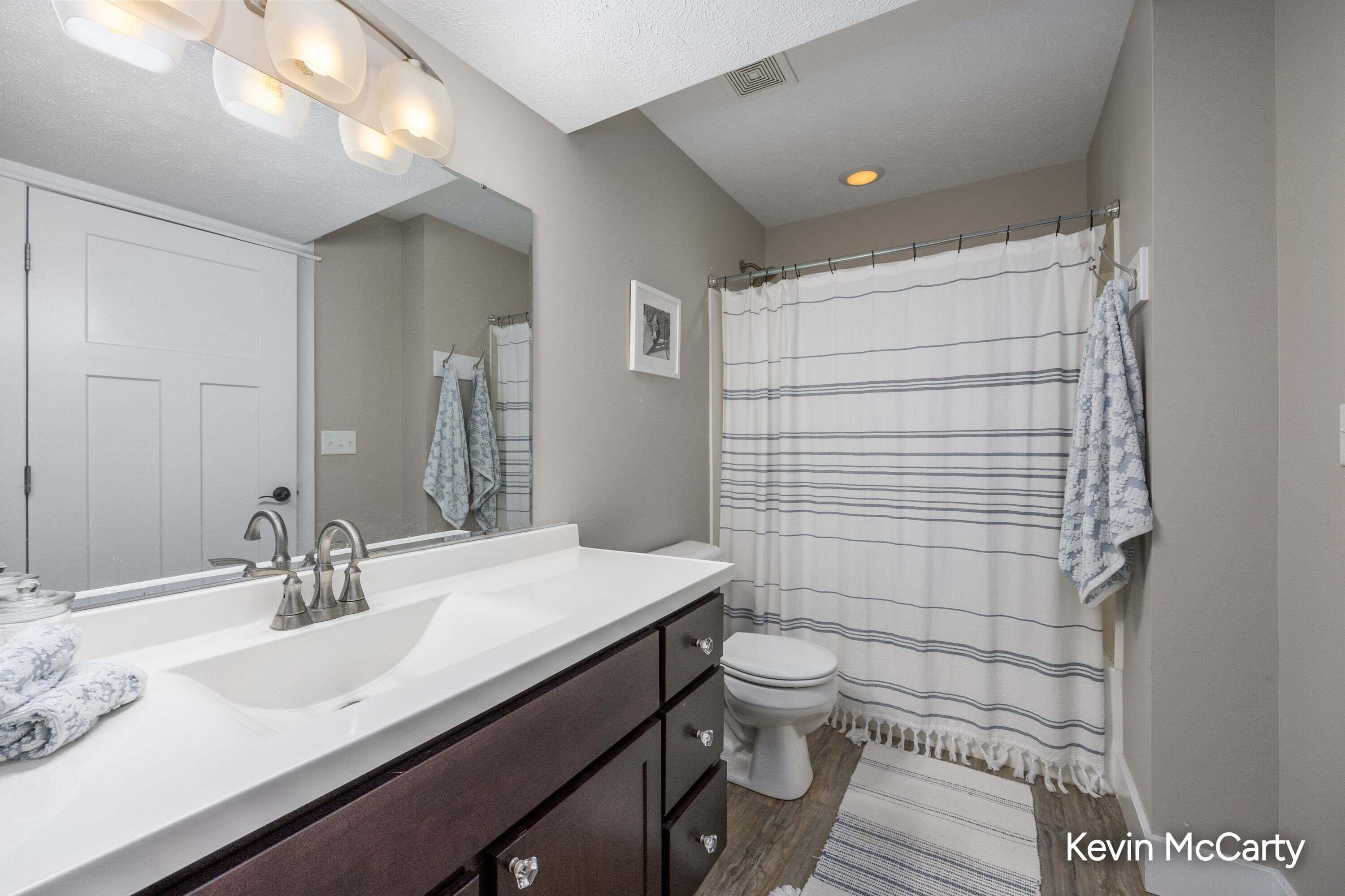 2507 Ridgecroft Avenue SE Grand Rapids MI 49546