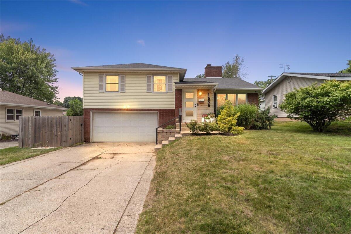 1555 Carlton Avenue NE Grand Rapids MI 49505