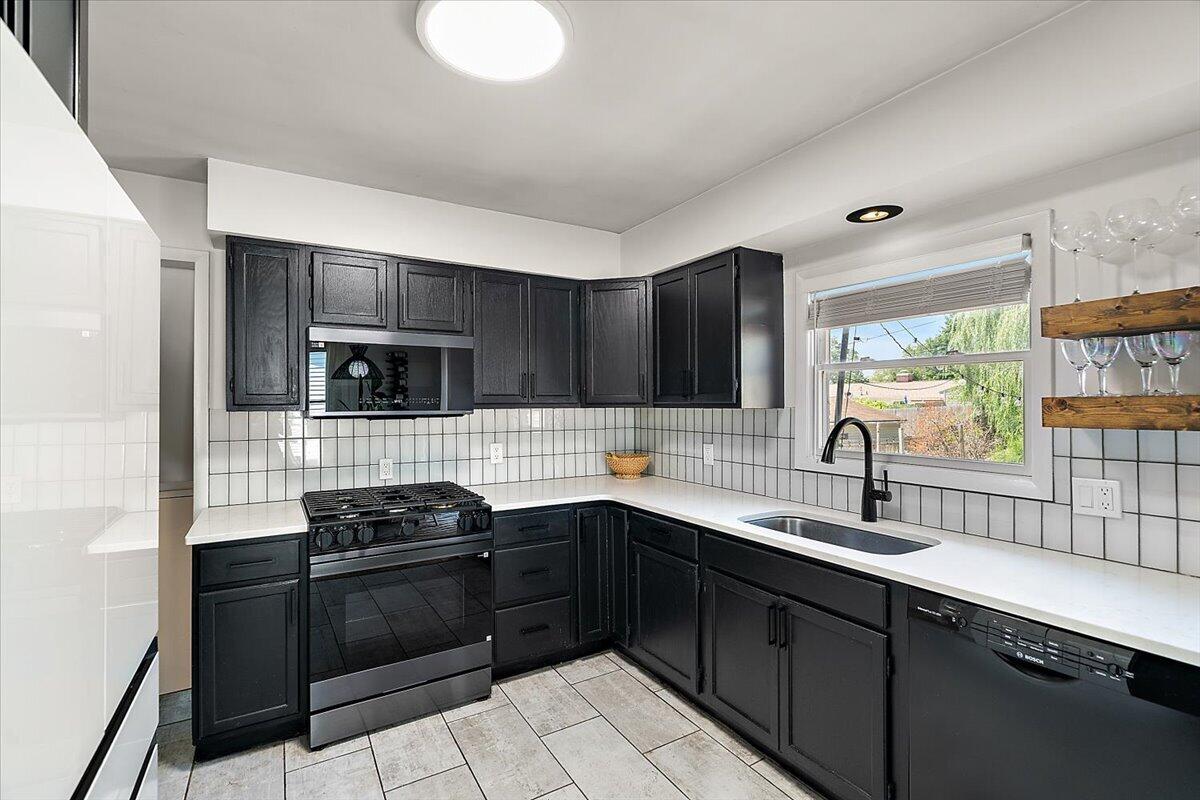 1555 Carlton Avenue NE Grand Rapids MI 49505