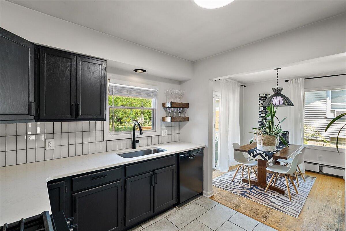 1555 Carlton Avenue NE Grand Rapids MI 49505