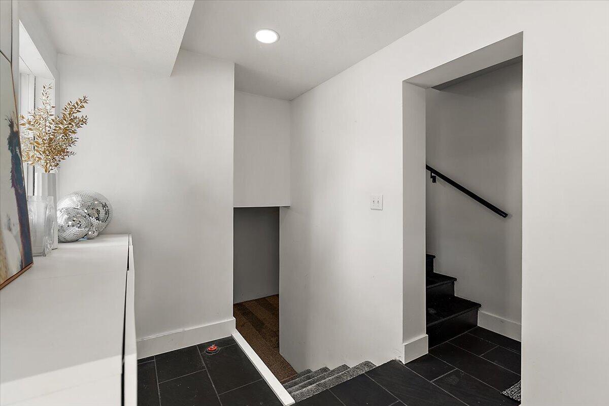 1555 Carlton Avenue NE Grand Rapids MI 49505