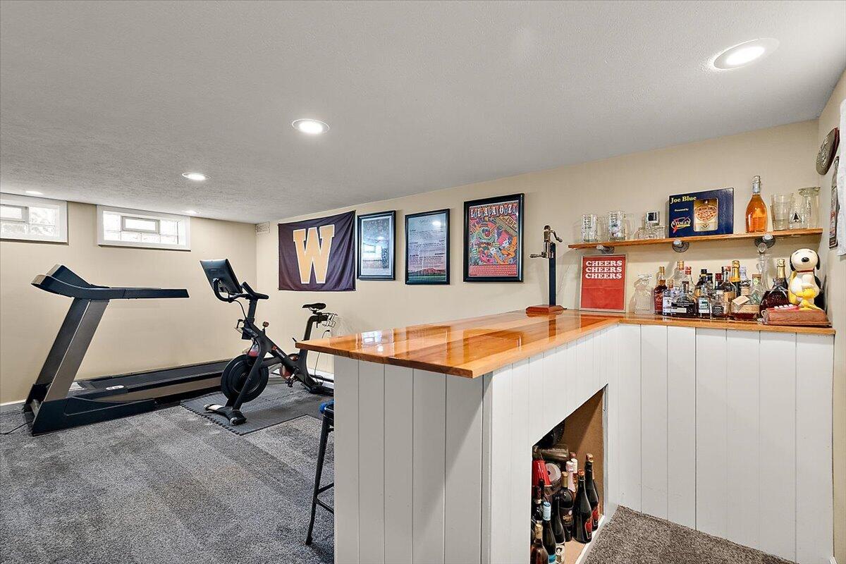 1555 Carlton Avenue NE Grand Rapids MI 49505