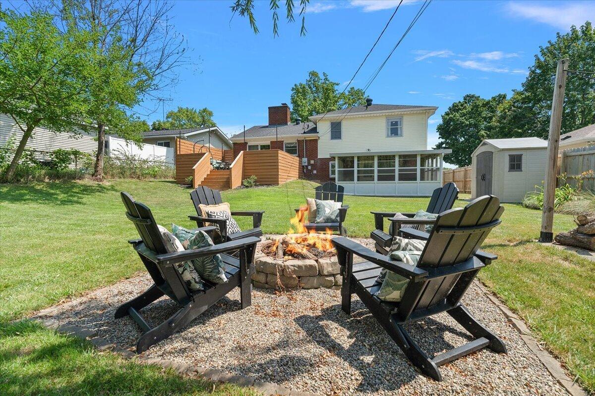 1555 Carlton Avenue NE Grand Rapids MI 49505