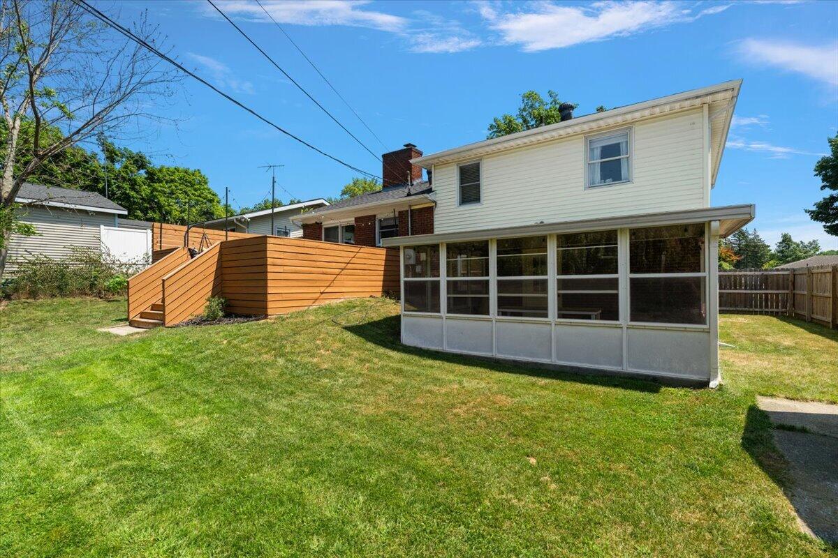 1555 Carlton Avenue NE Grand Rapids MI 49505