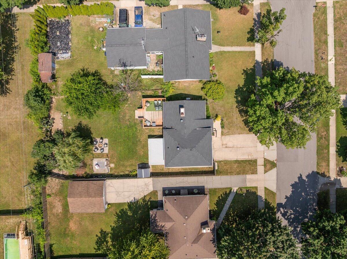 1555 Carlton Avenue NE Grand Rapids MI 49505