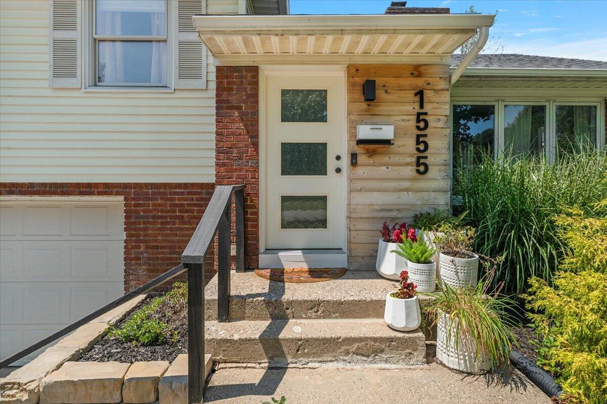 1555 Carlton Avenue NE Grand Rapids MI 49505