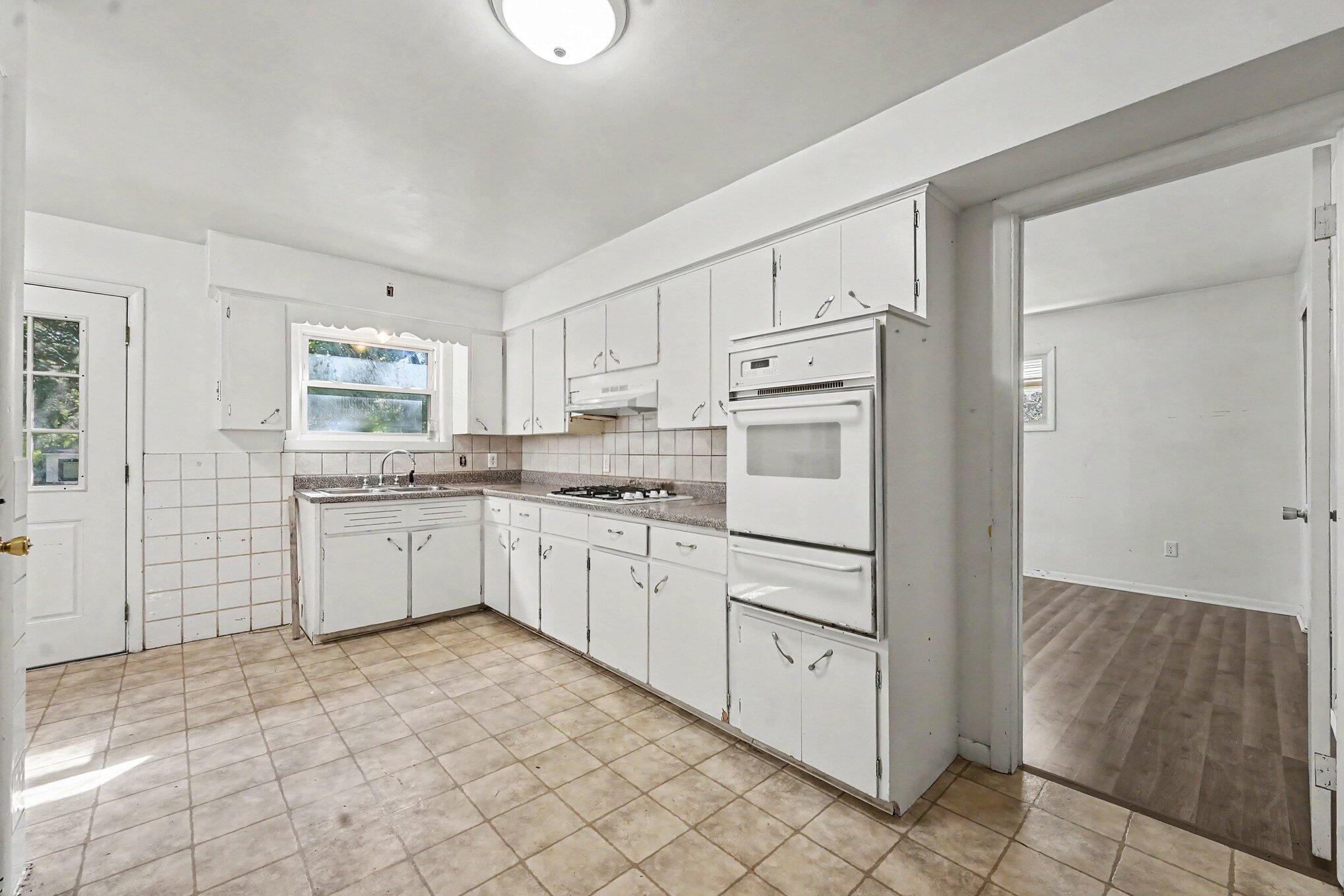 2154 Mckee Avenue SW Grand Rapids MI 49503