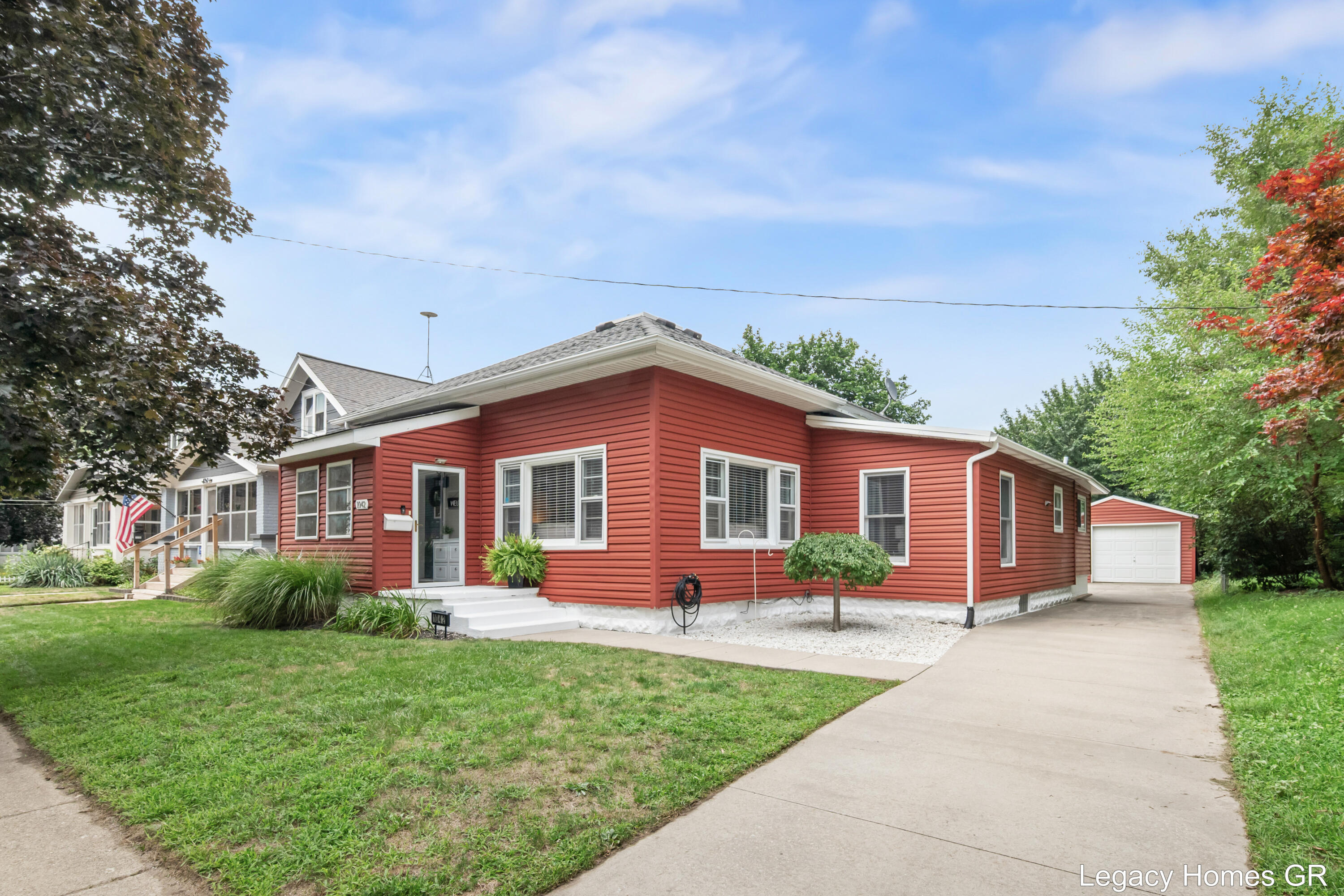 1042 Patton Avenue NW Grand Rapids MI 49504