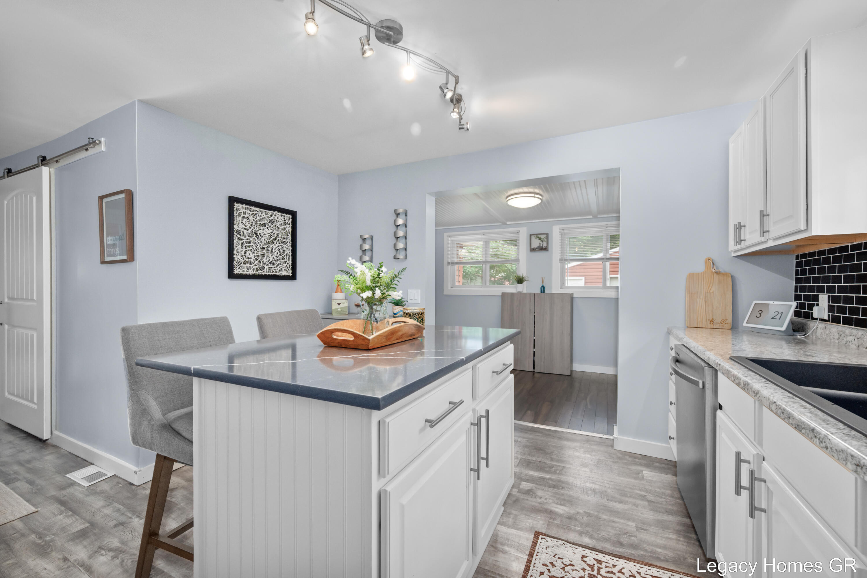 1042 Patton Avenue NW Grand Rapids MI 49504