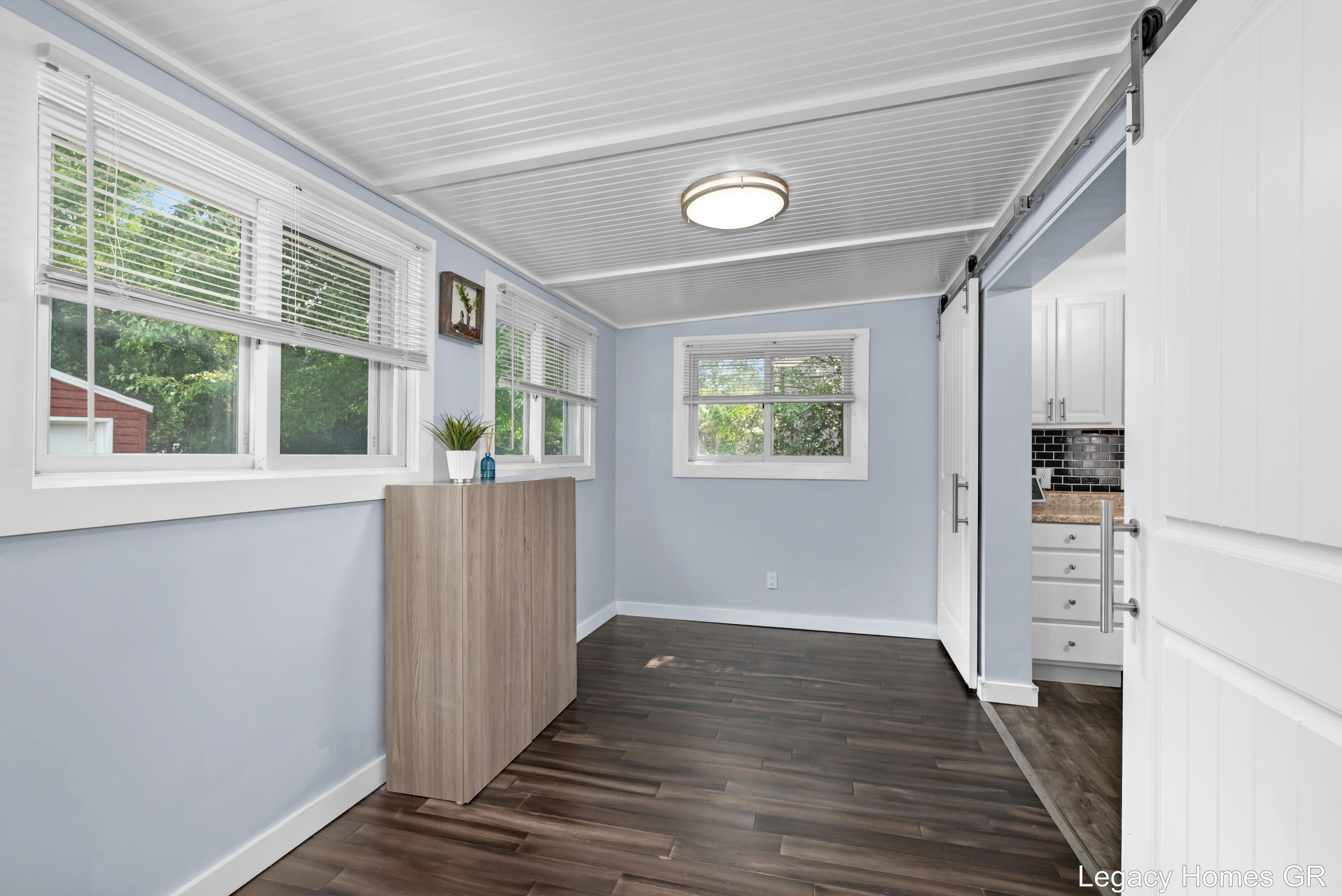 1042 Patton Avenue NW Grand Rapids MI 49504