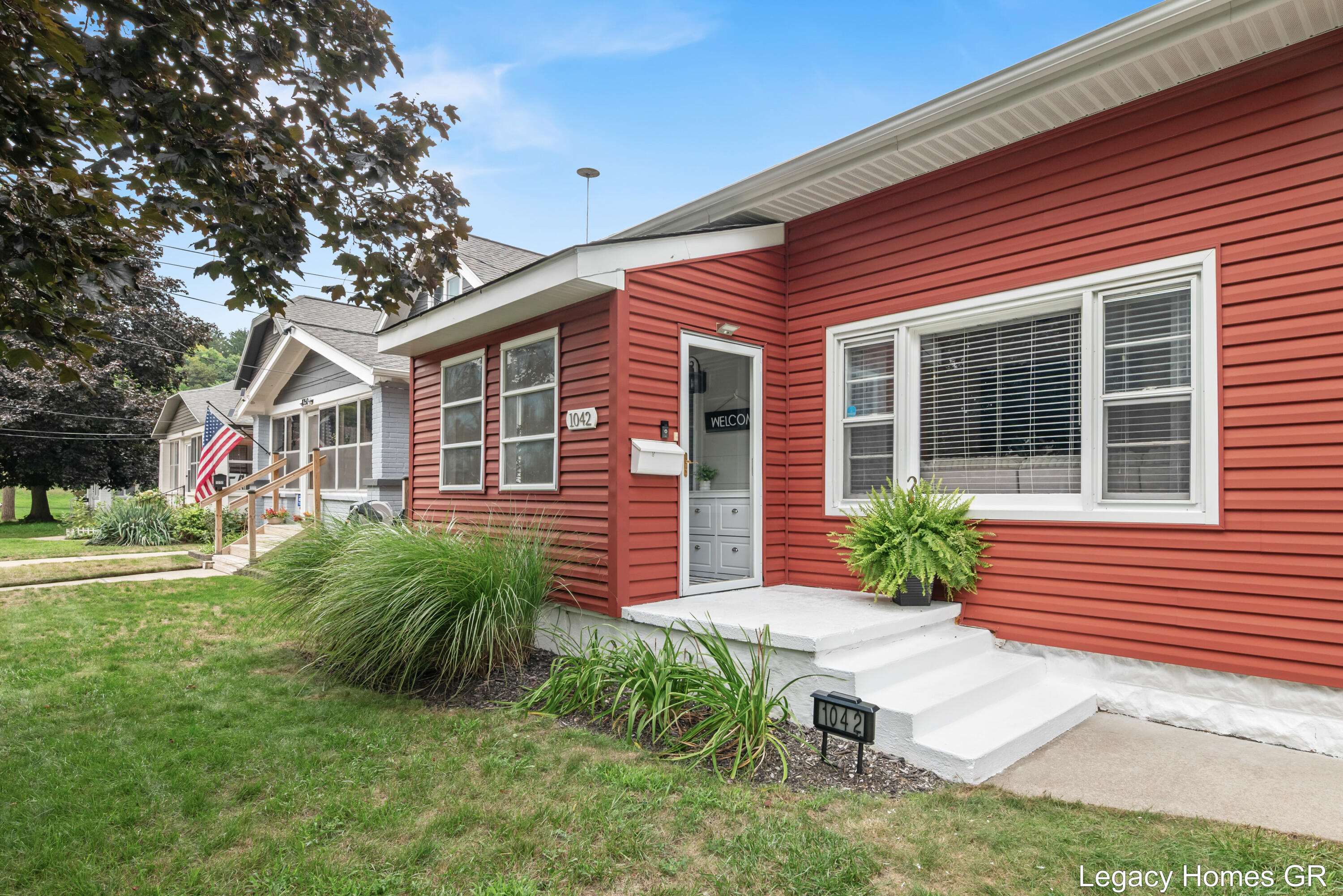 1042 Patton Avenue NW Grand Rapids MI 49504