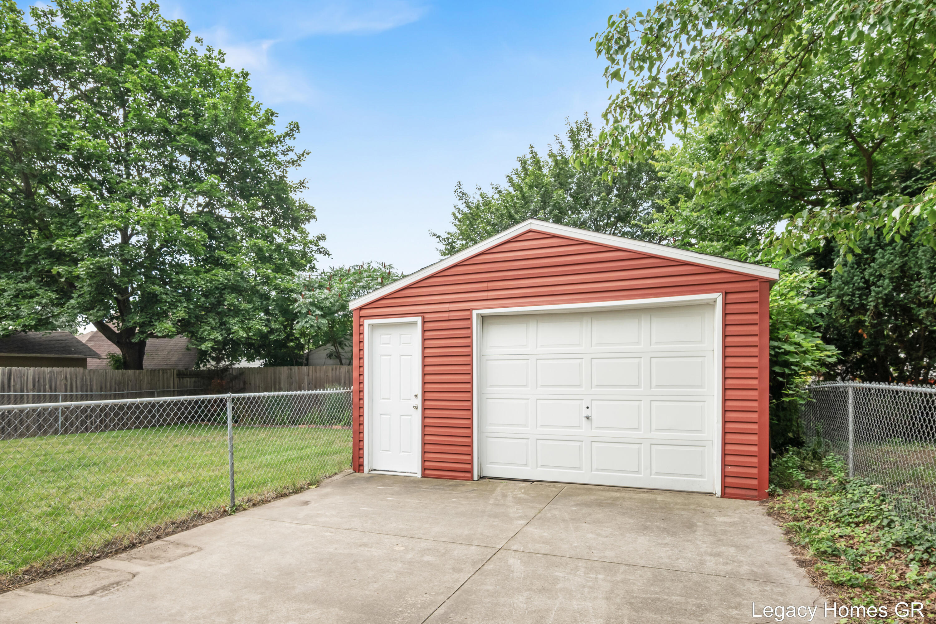 1042 Patton Avenue NW Grand Rapids MI 49504