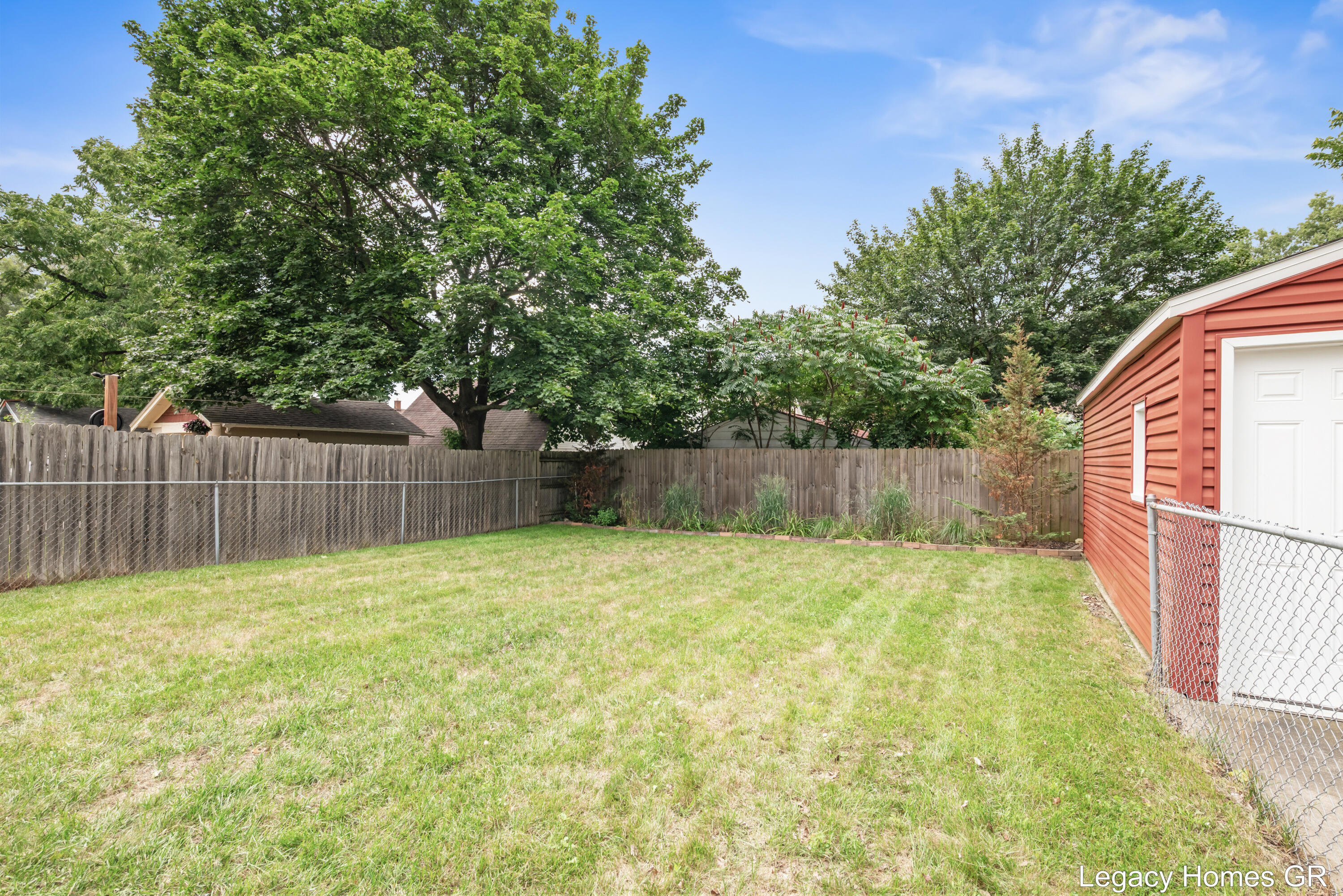 1042 Patton Avenue NW Grand Rapids MI 49504