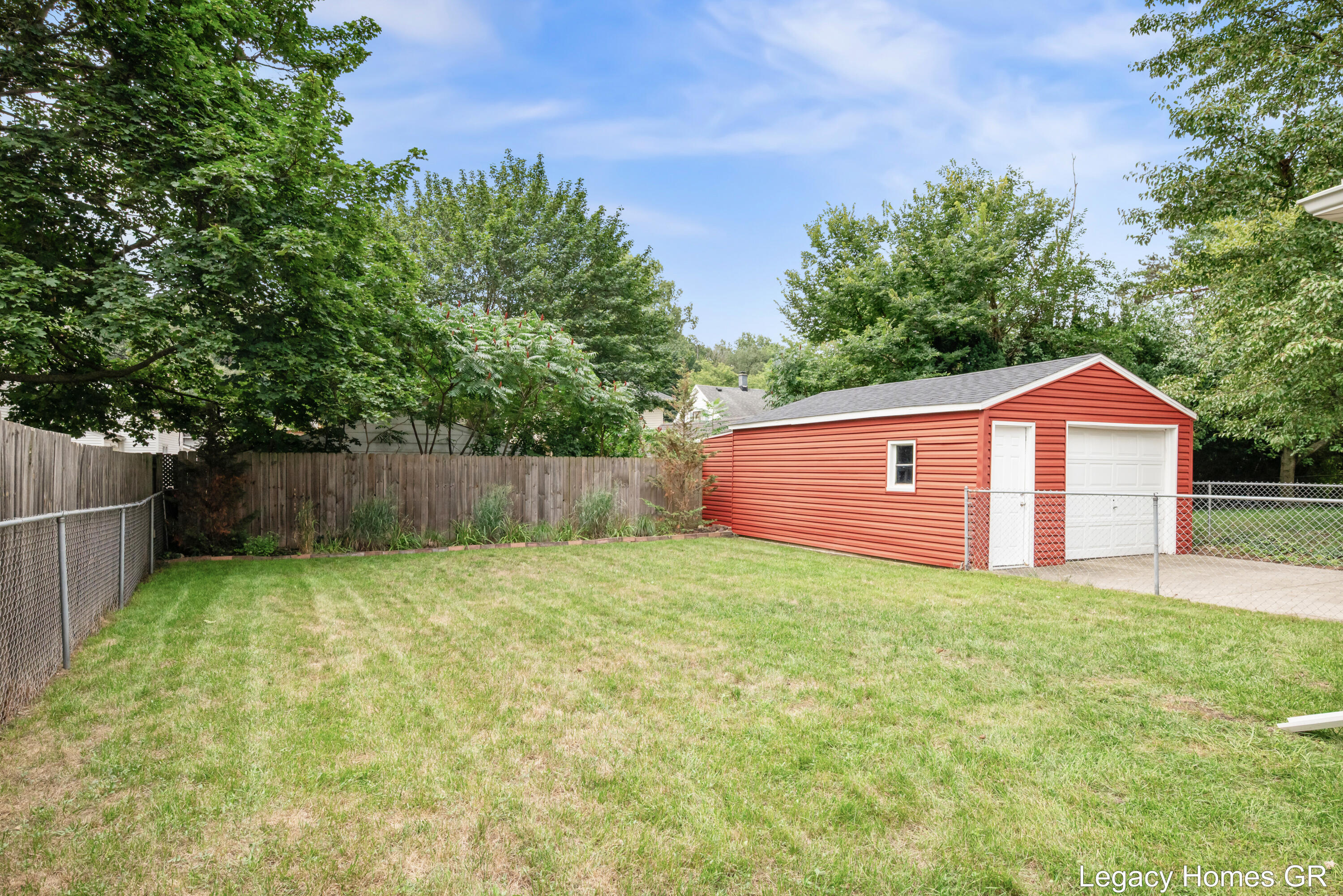 1042 Patton Avenue NW Grand Rapids MI 49504