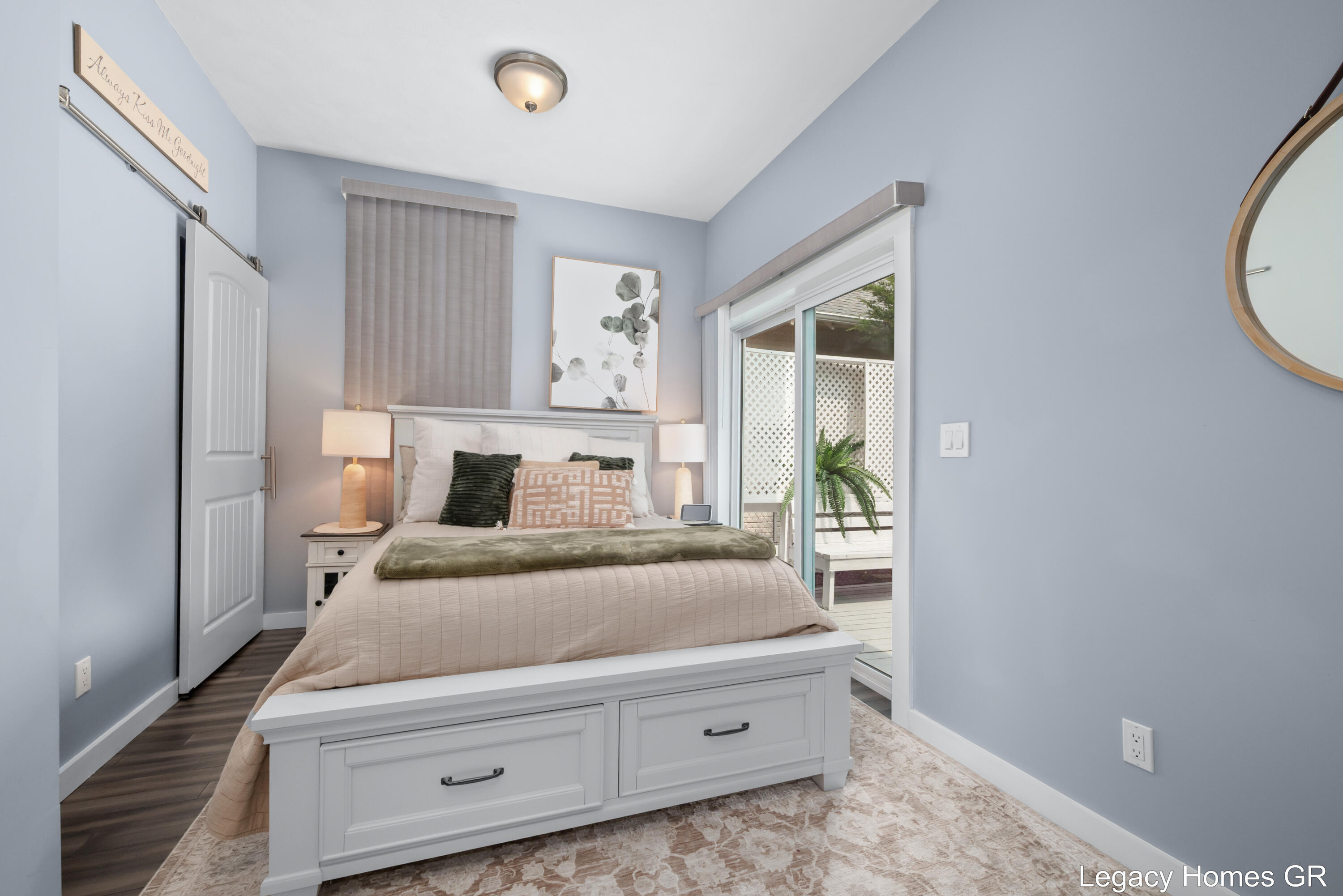 1042 Patton Avenue NW Grand Rapids MI 49504