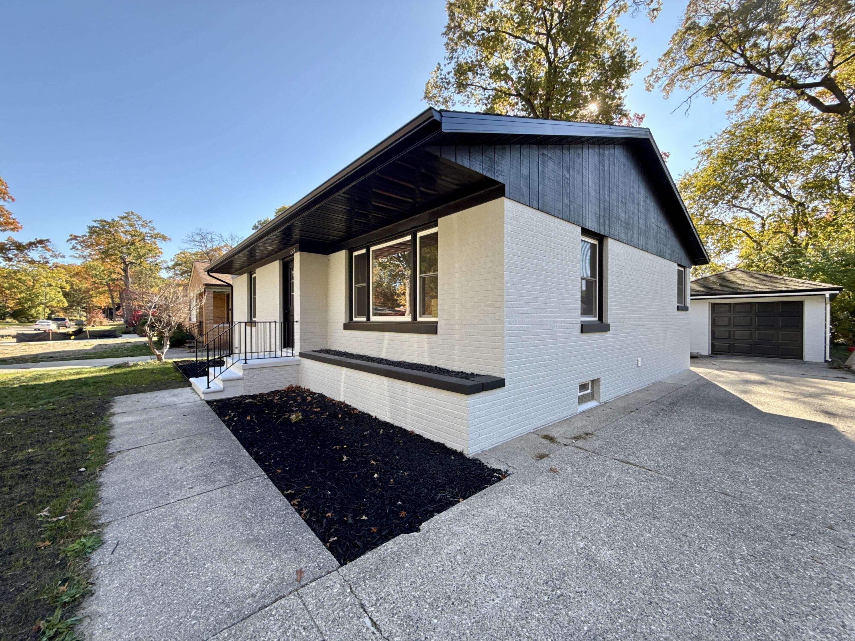 1385 Beardsley Avenue Muskegon MI 49441