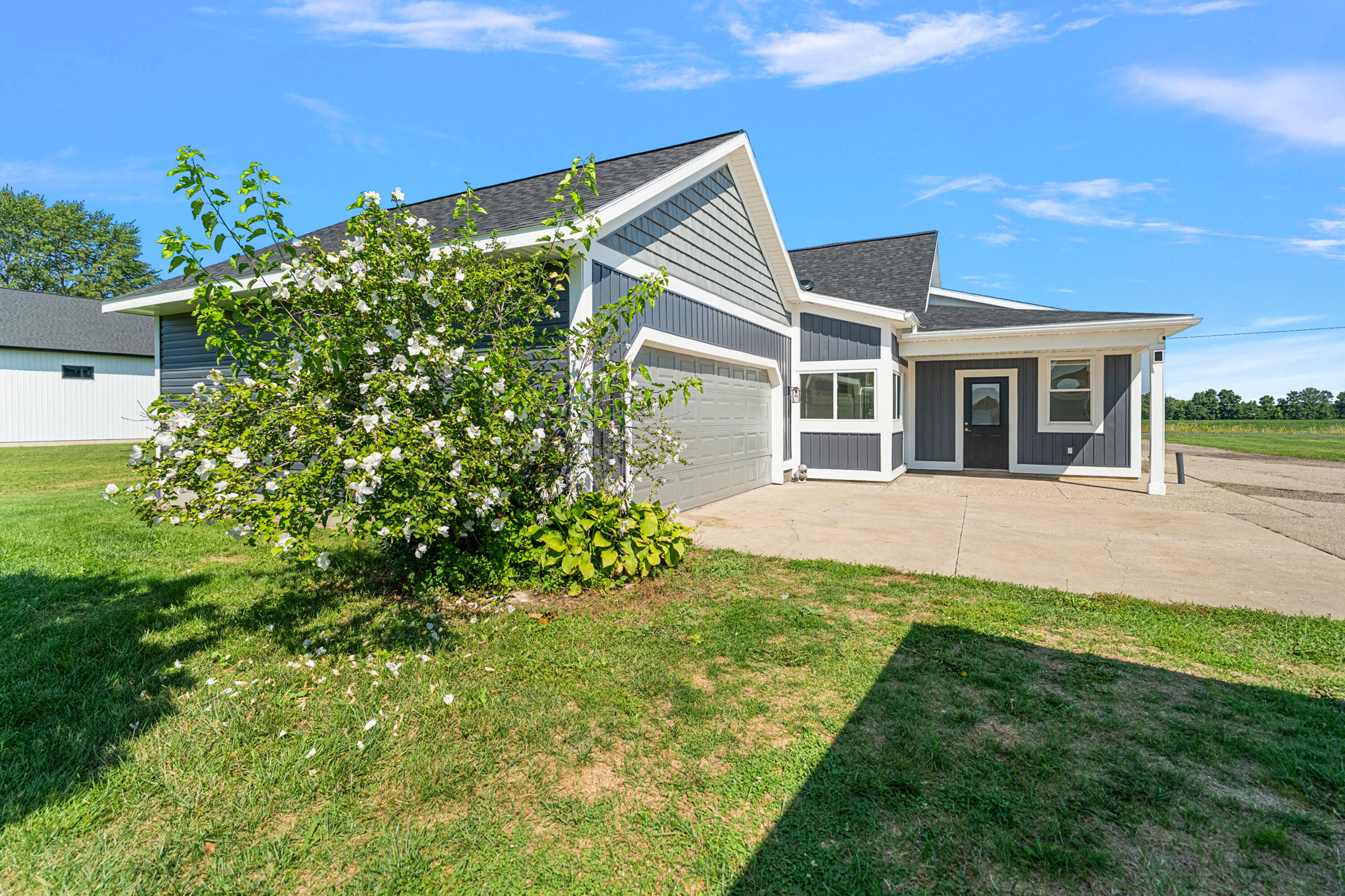 3830 146th Avenue Holland MI 49423