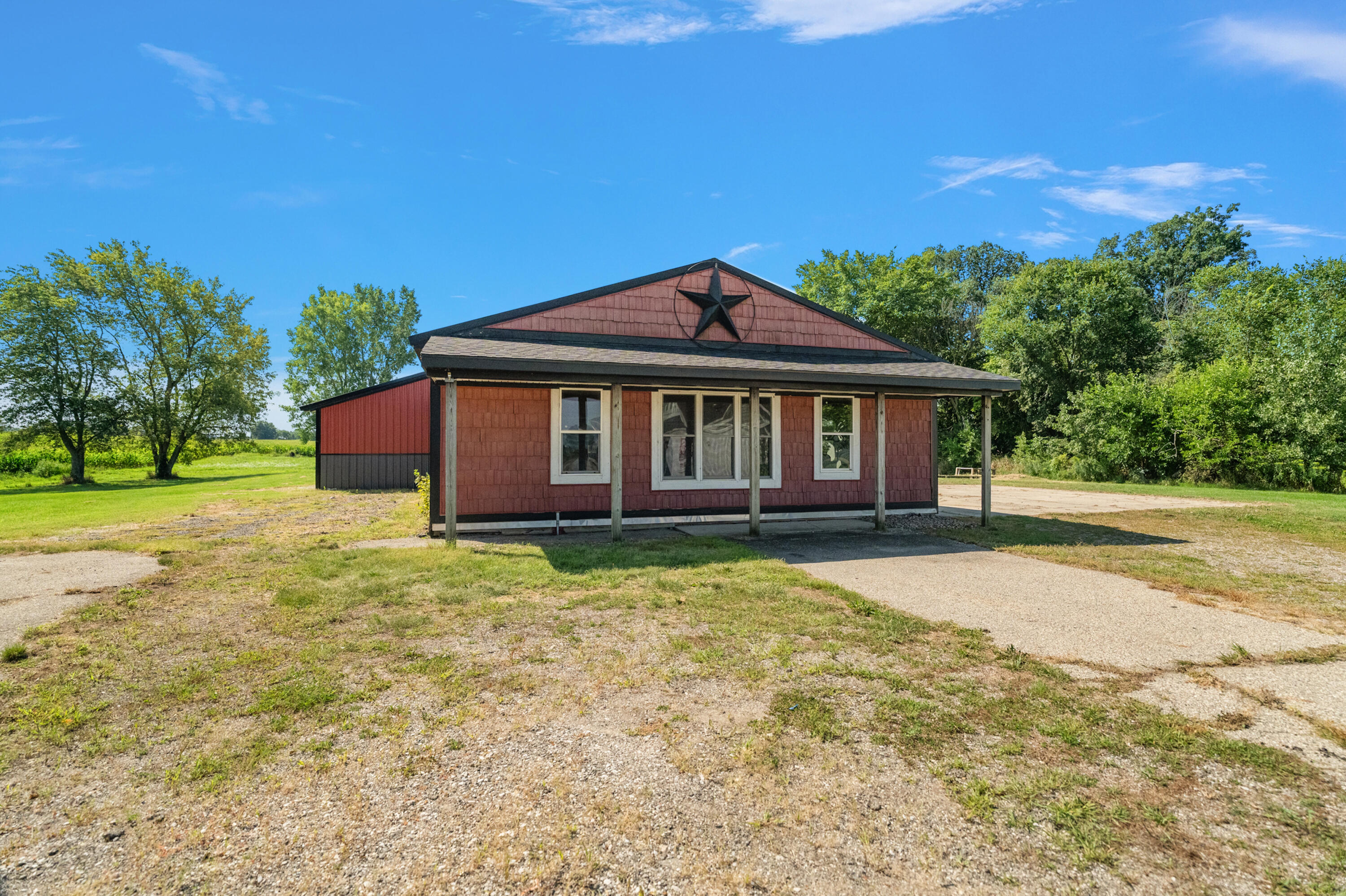 3830 146th Avenue Holland MI 49423