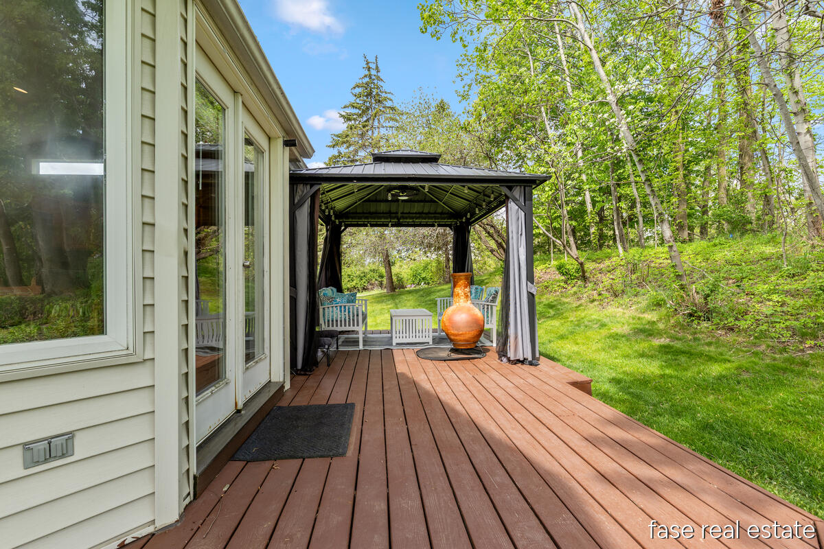 2796 Bryanwood Drive NW Grand Rapids MI 49544