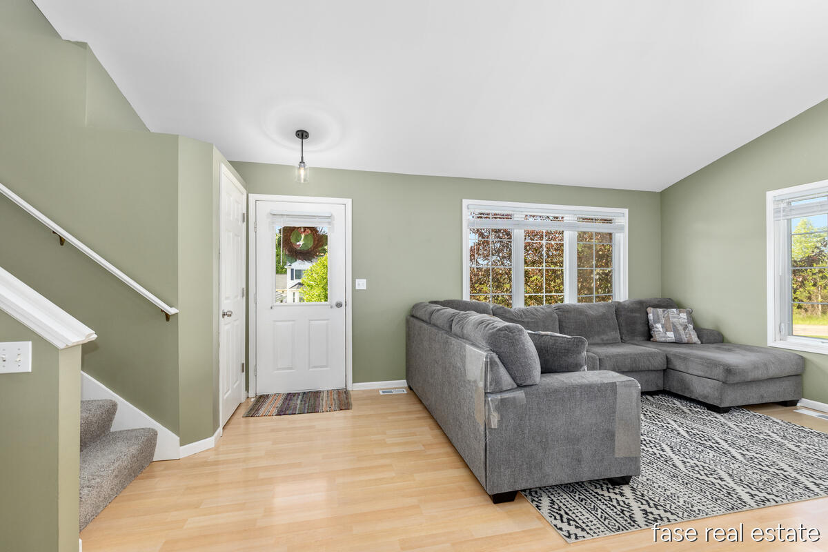 2796 Bryanwood Drive NW Grand Rapids MI 49544