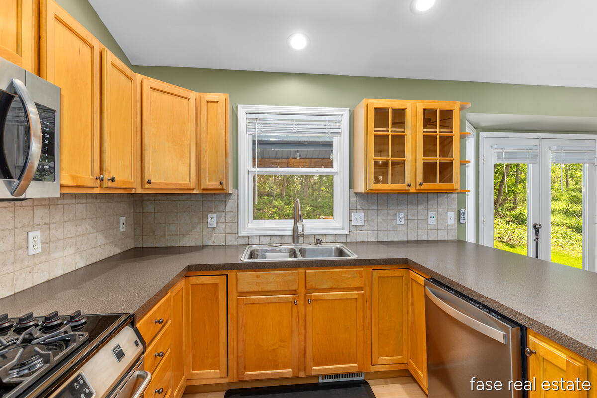 2796 Bryanwood Drive NW Grand Rapids MI 49544