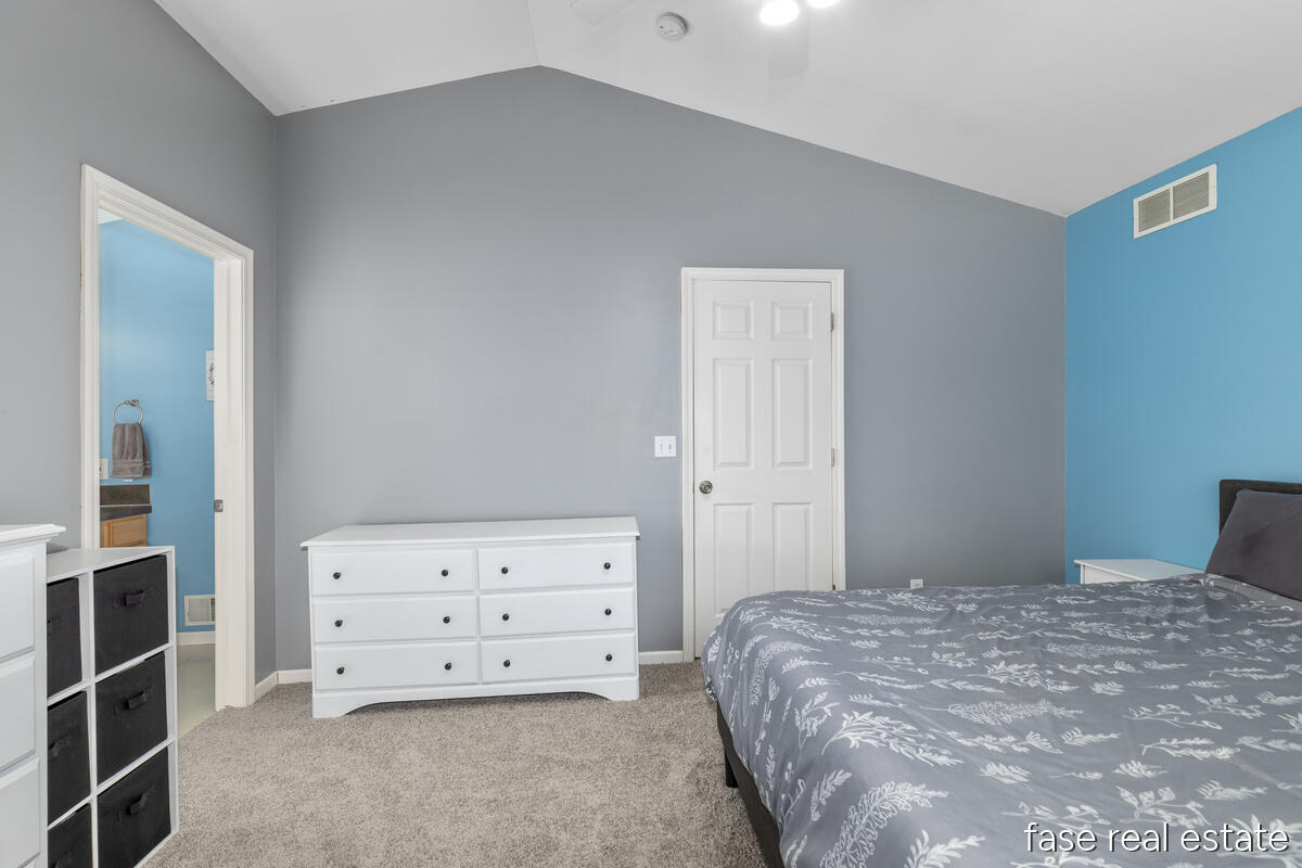 2796 Bryanwood Drive NW Grand Rapids MI 49544