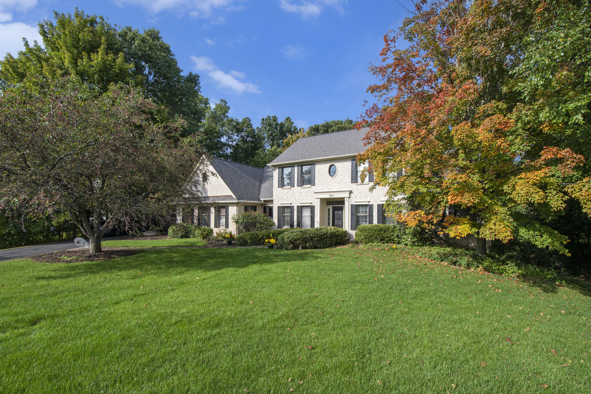 1610 Flowers Mill Drive NE Grand Rapids MI 49525