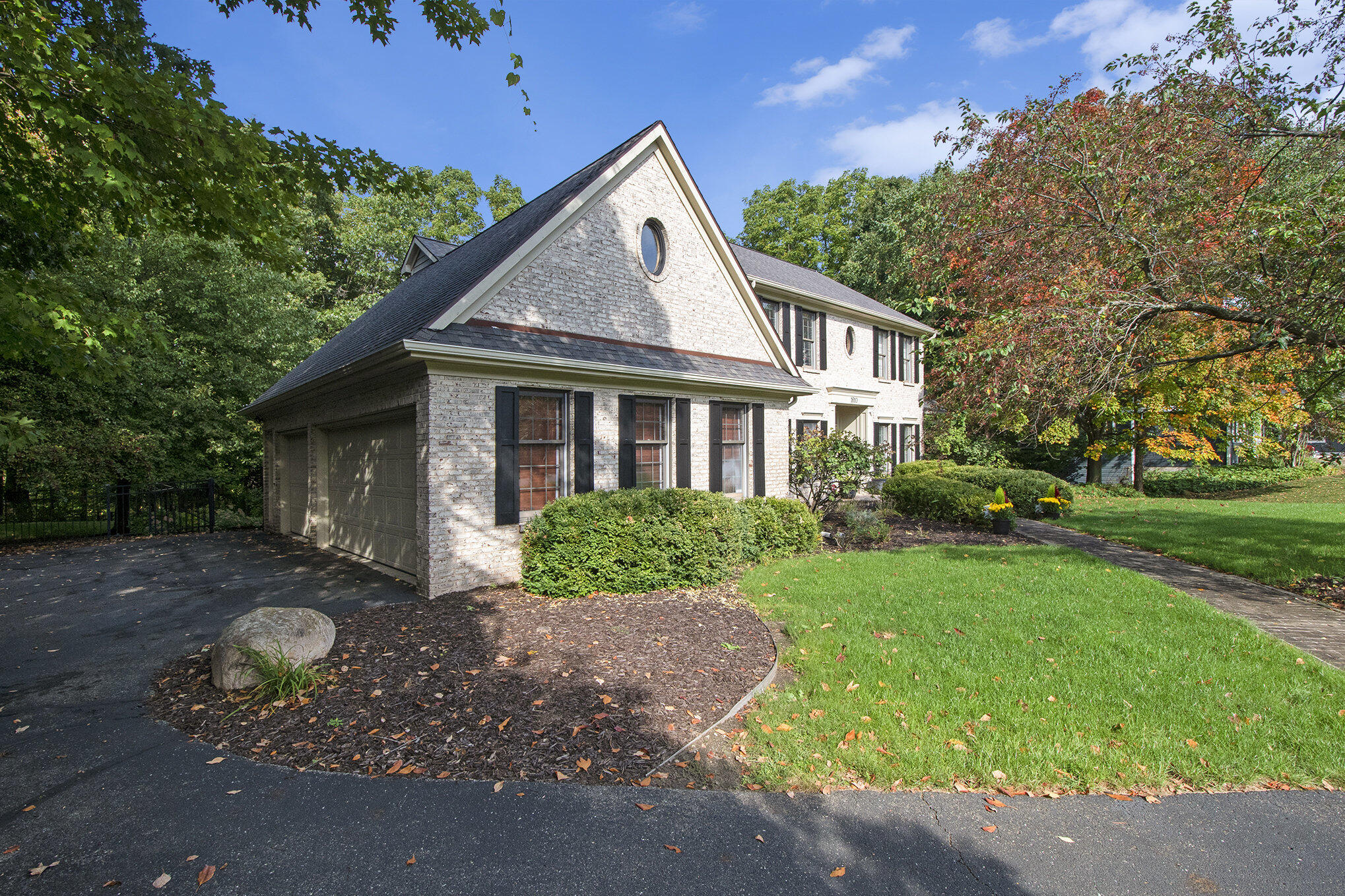 1610 Flowers Mill Drive NE Grand Rapids MI 49525