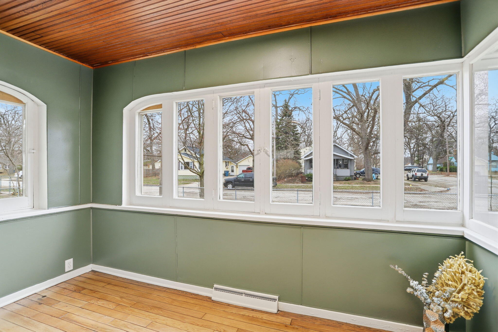 16 E Cleveland Avenue Muskegon MI 49444