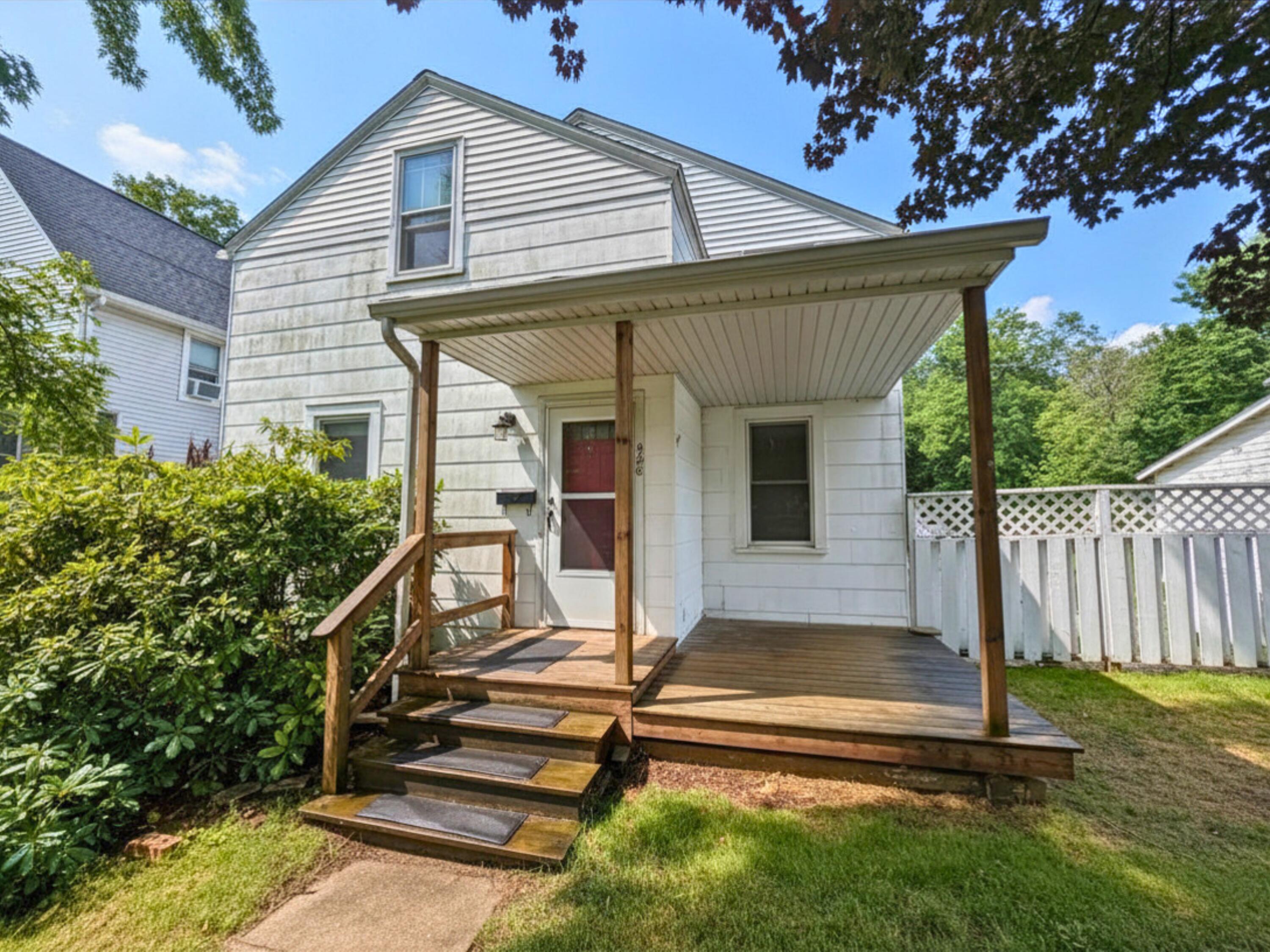928 Phoenix Street South Haven MI 49090