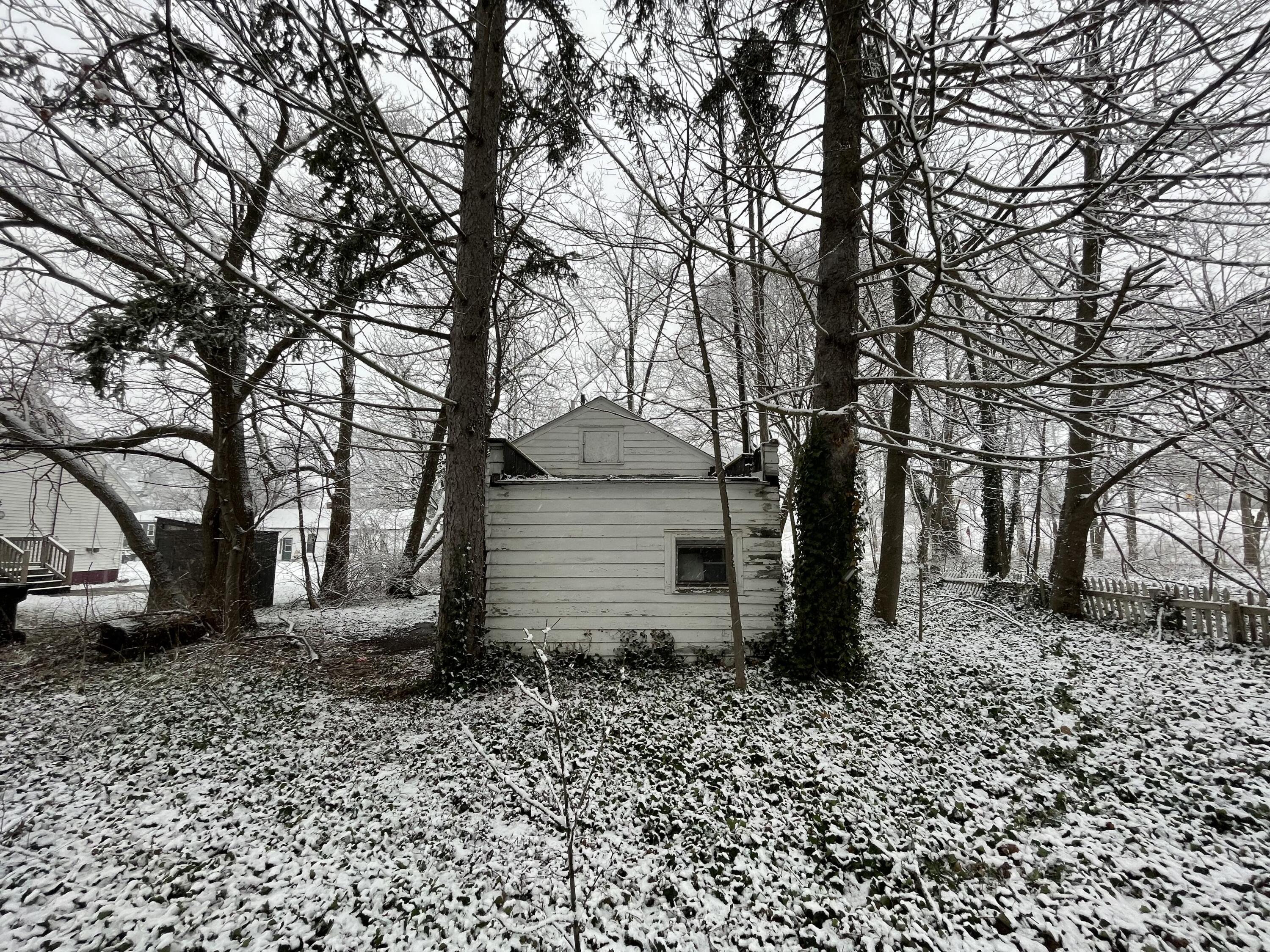 697 W Grand Avenue Muskegon MI 49441