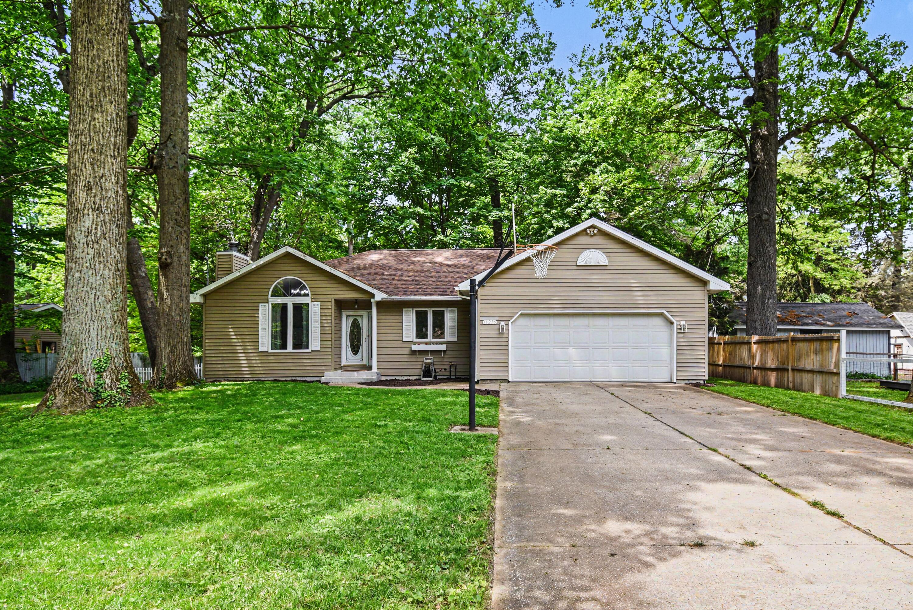 14275 Shiawassee Drive Grand Haven MI 49417