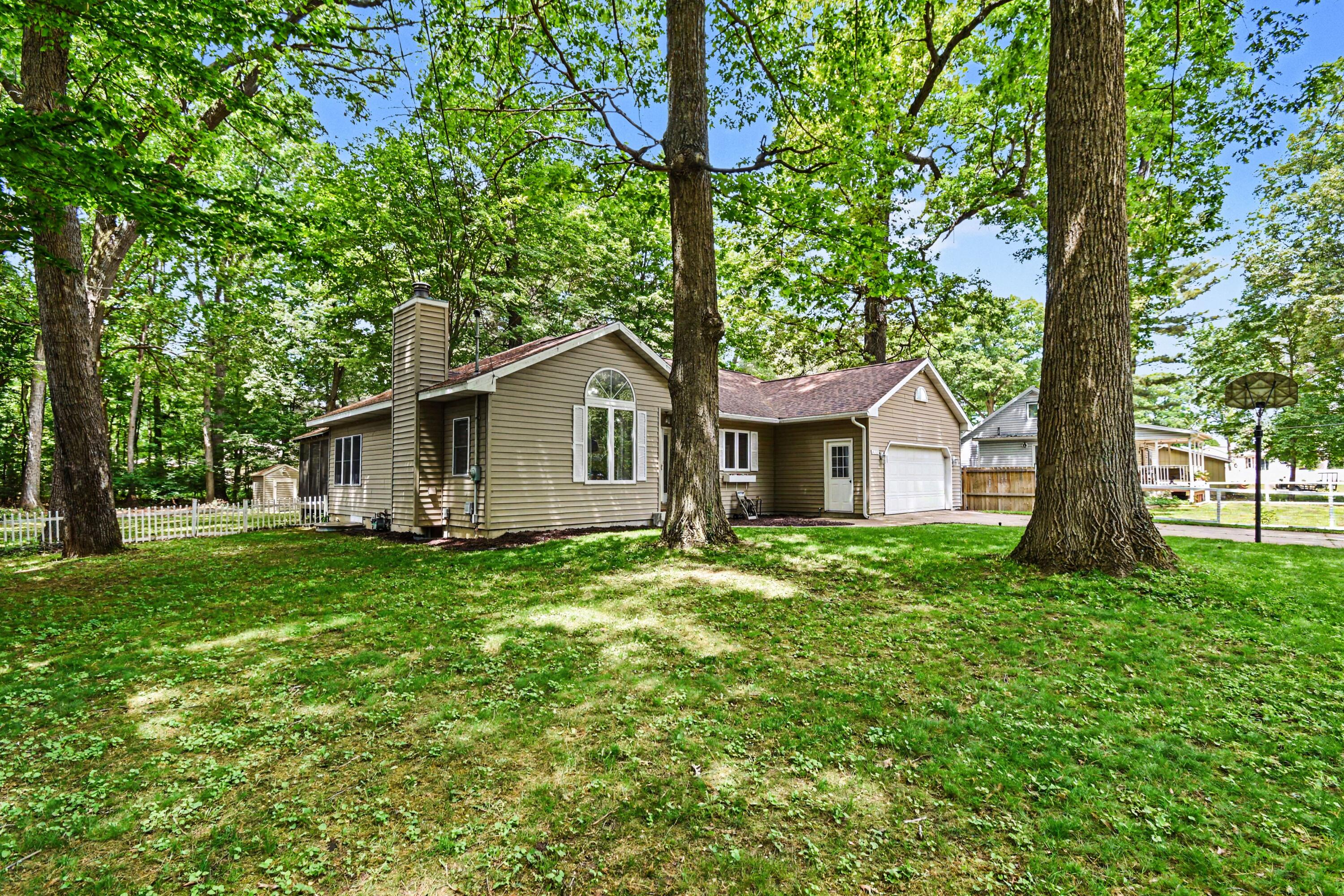 14275 Shiawassee Drive Grand Haven MI 49417