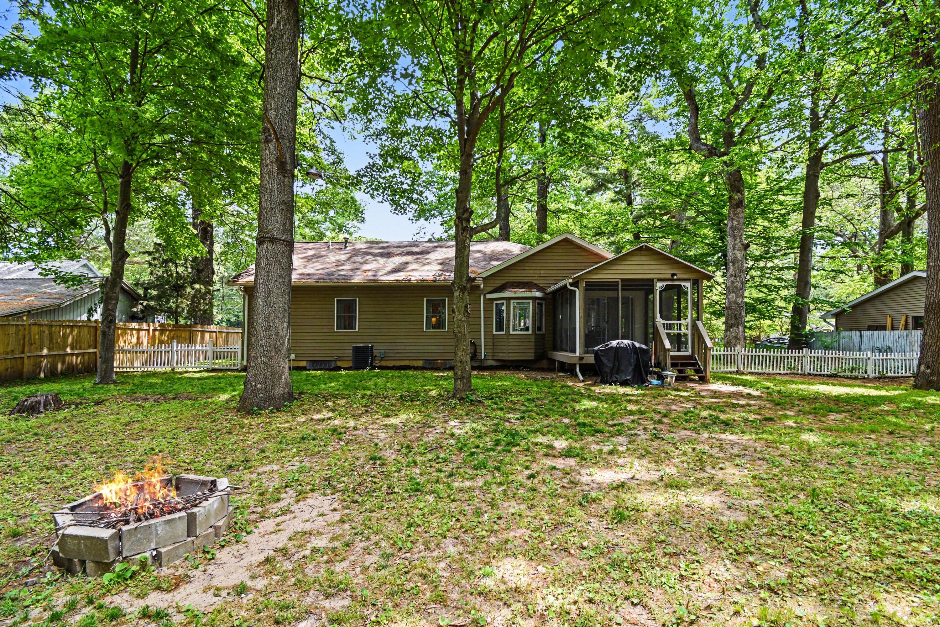 14275 Shiawassee Drive Grand Haven MI 49417