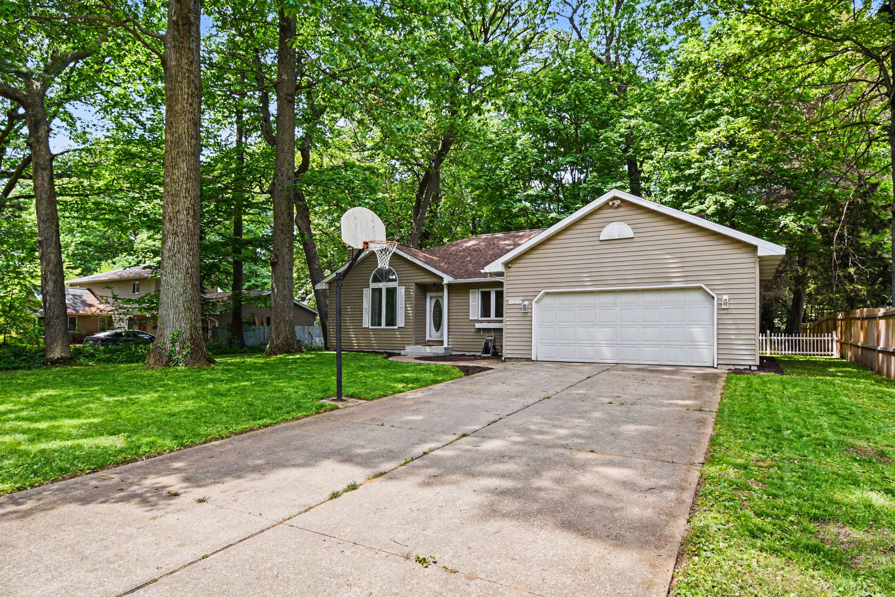 14275 Shiawassee Drive Grand Haven MI 49417