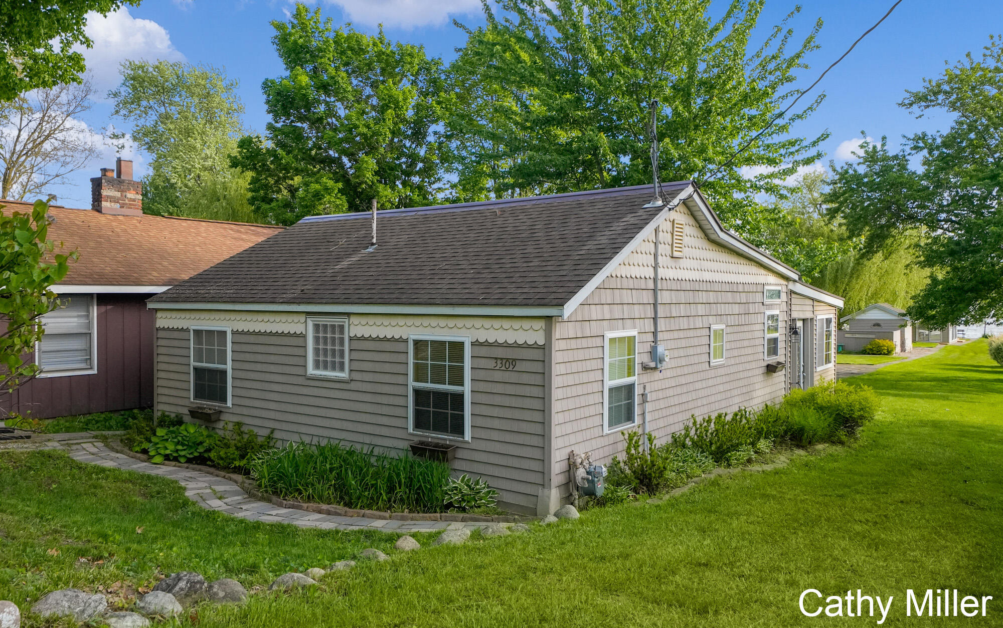 3309 Dumont Lake Drive Allegan MI 49010