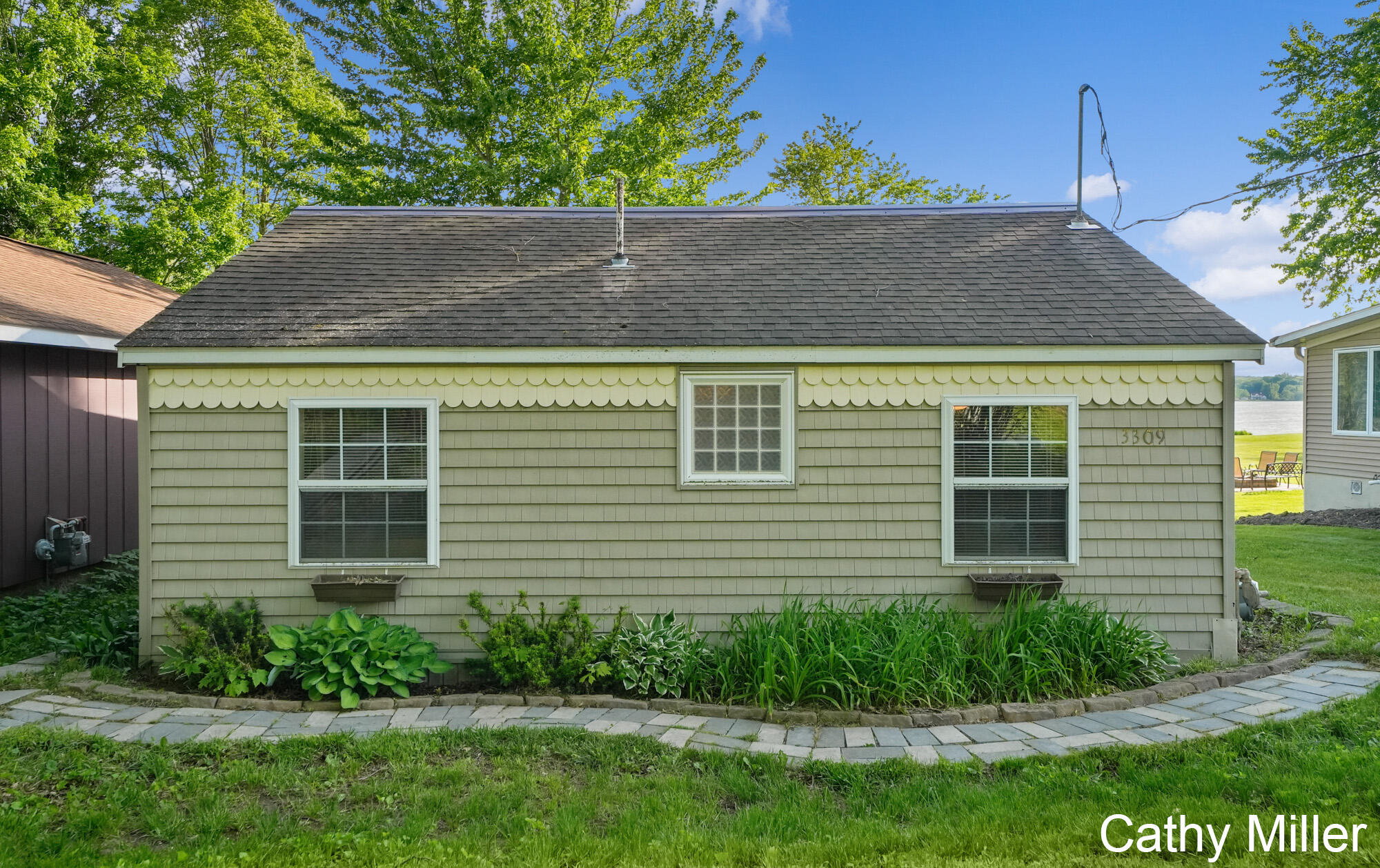 3309 Dumont Lake Drive Allegan MI 49010