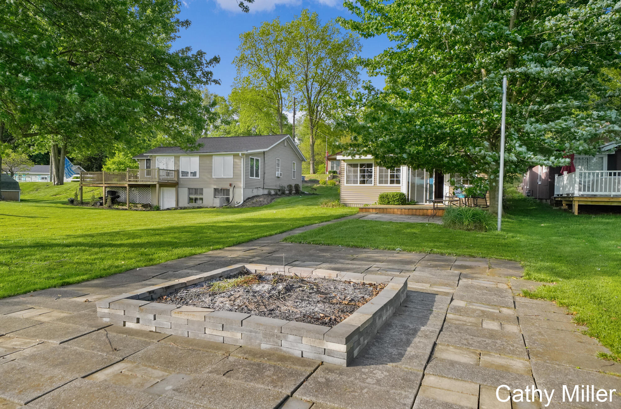 3309 Dumont Lake Drive Allegan MI 49010