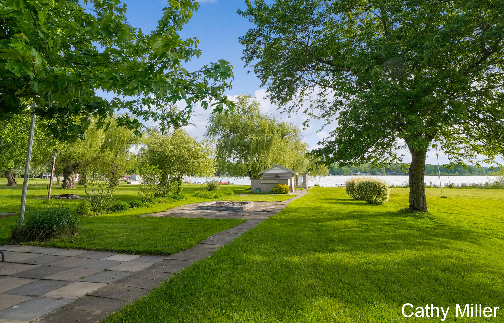 3309 Dumont Lake Drive Allegan MI 49010