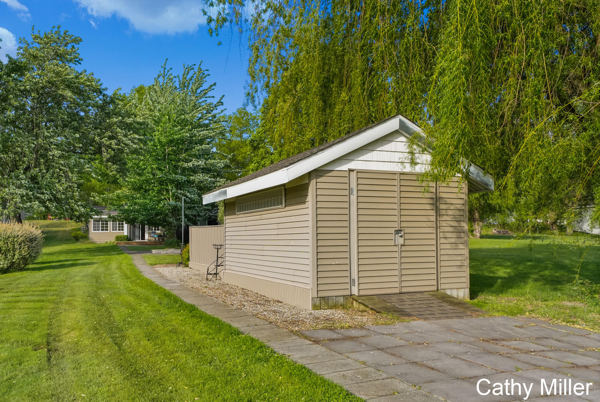 3309 Dumont Lake Drive Allegan MI 49010