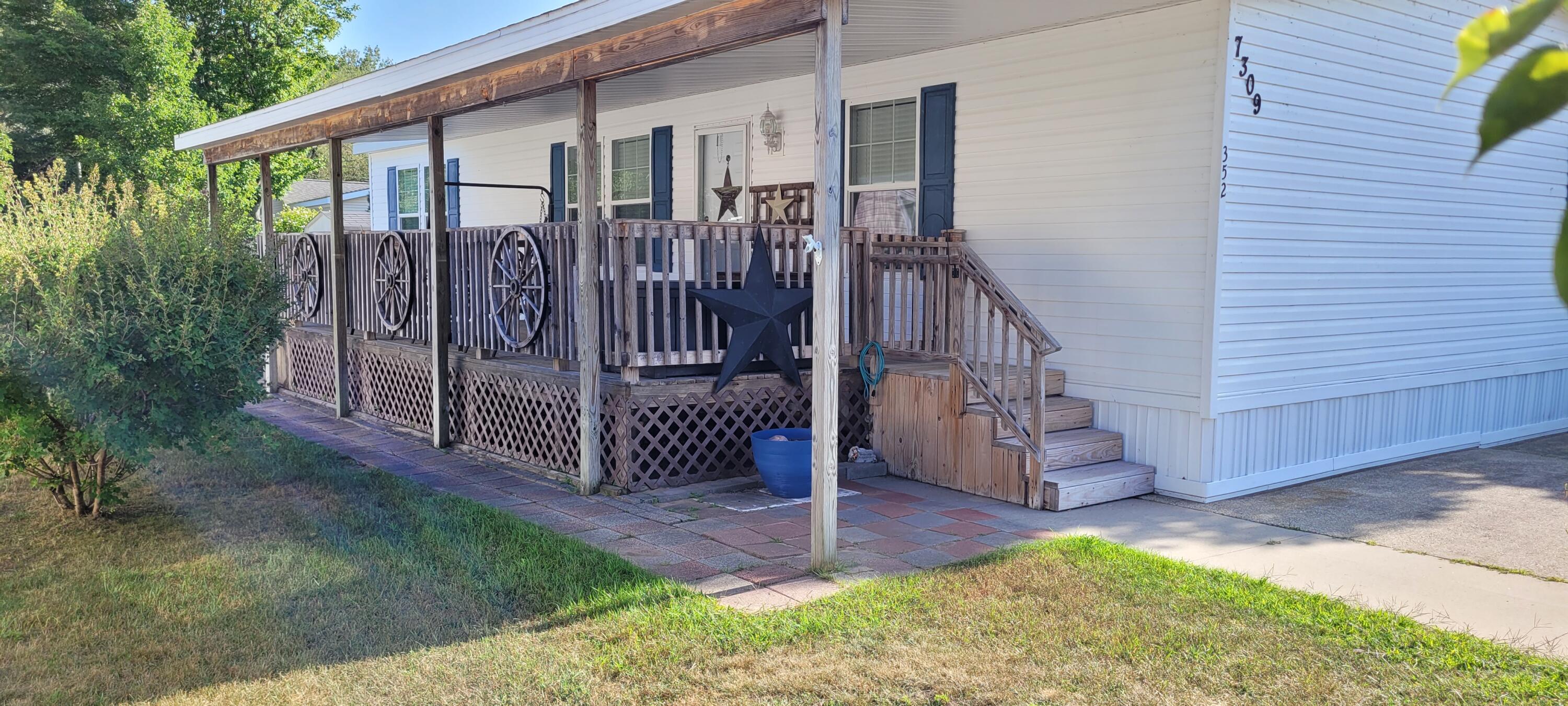 7309 White Swan Lane Ludington MI 49431